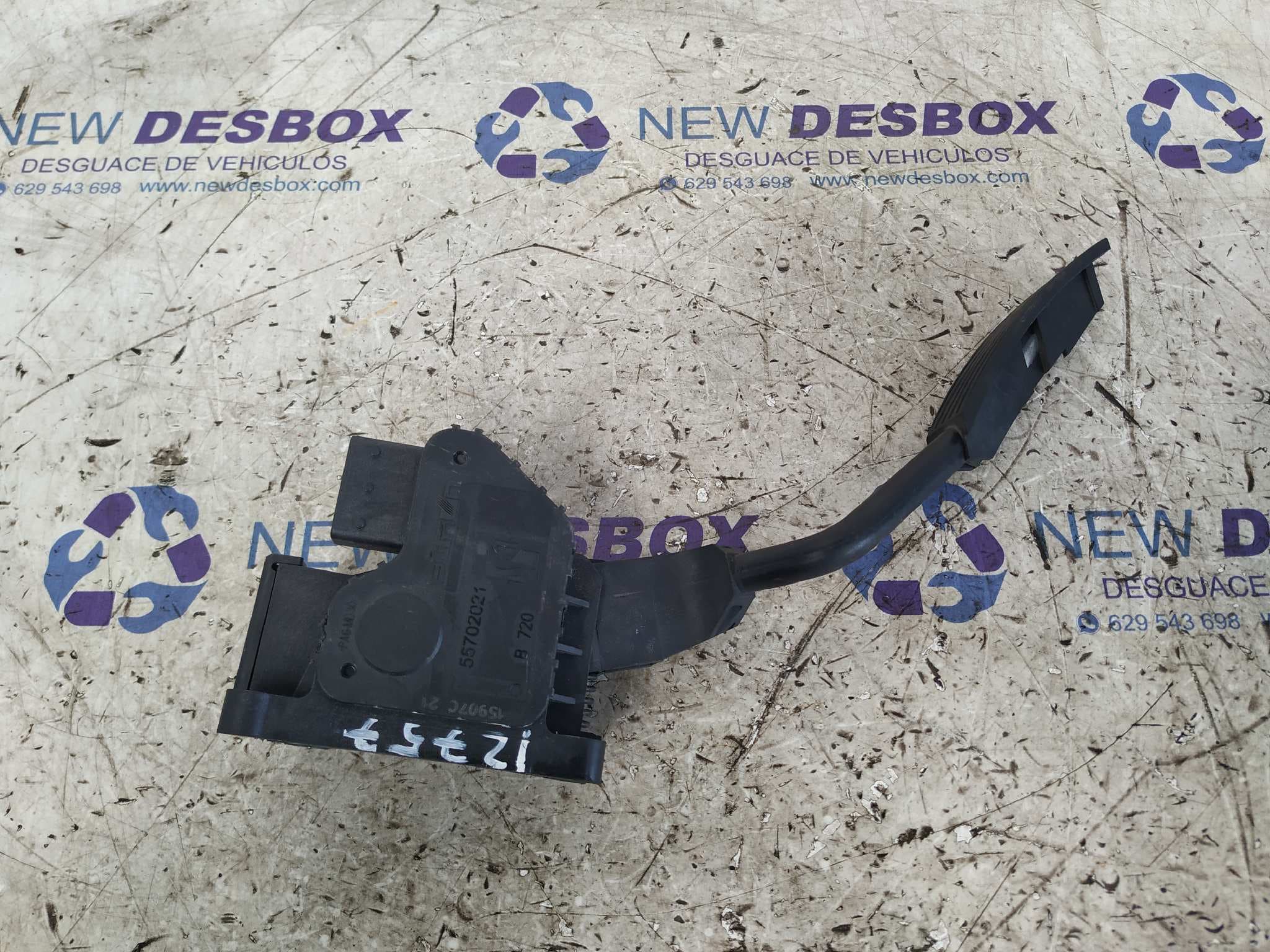 Recambio de PEDAL ACELERADOR para OPEL CORSA D * Z13DTH referencia OEM IAM 55702021 - GRIS
