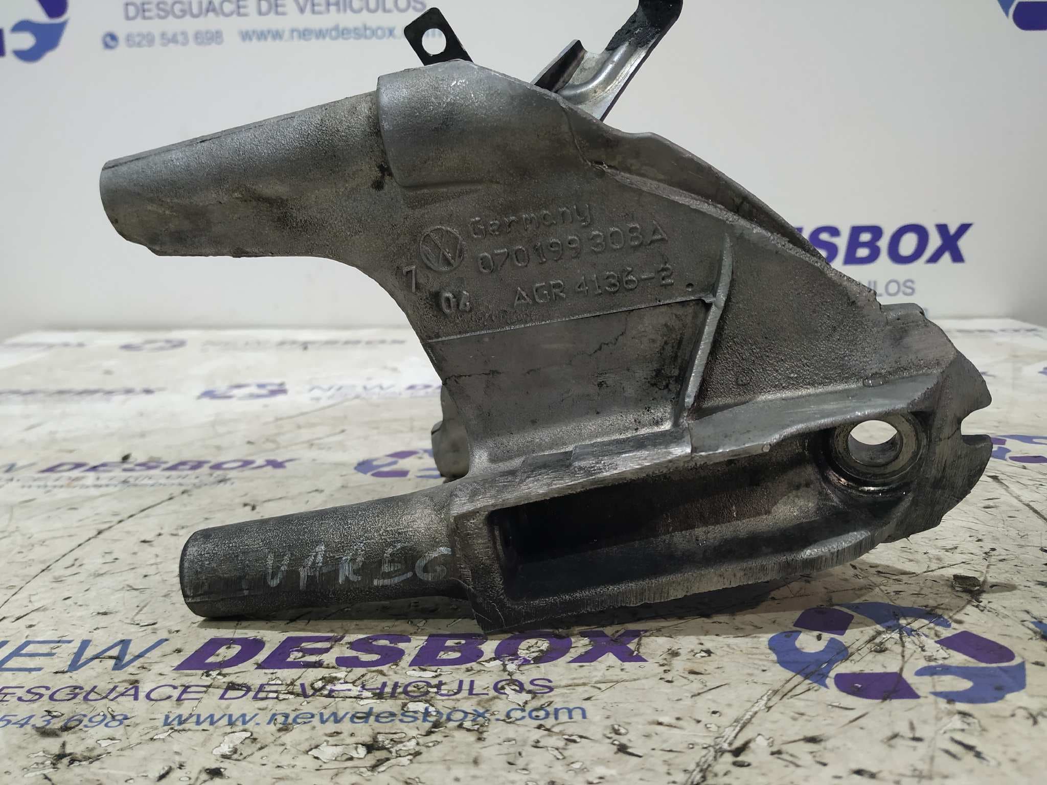 Recambio de SOPORTE CAMBIO para VOLKSWAGEN TOUAREG (7LA) BAC referencia OEM IAM 070199308A