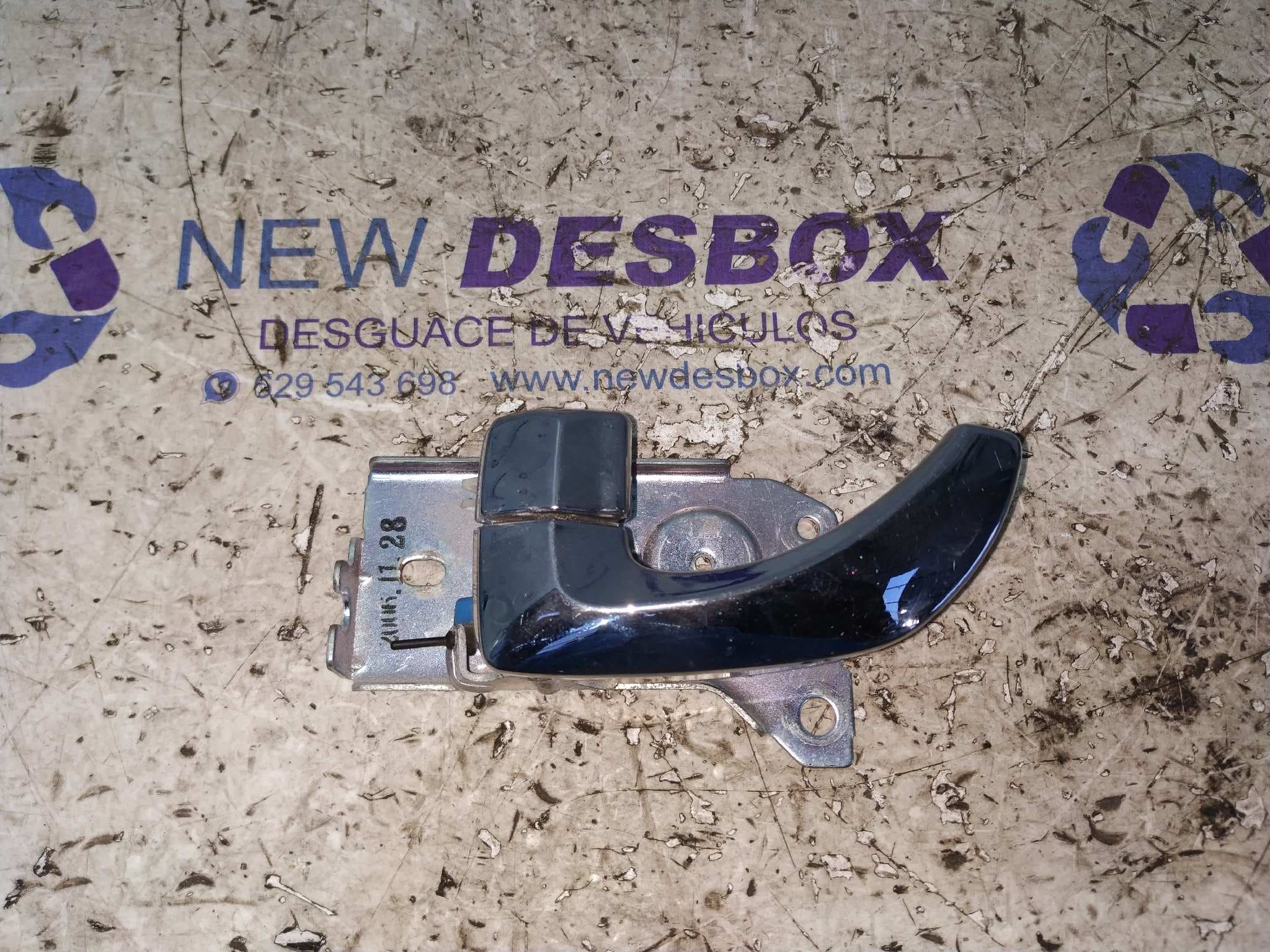 Recambio de MANETA INTERIOR DELANTERA IZQUIERDA para KIA SORENTO 2.5 CRDi Concept D4CB referencia OEM IAM G094 - BLANCO