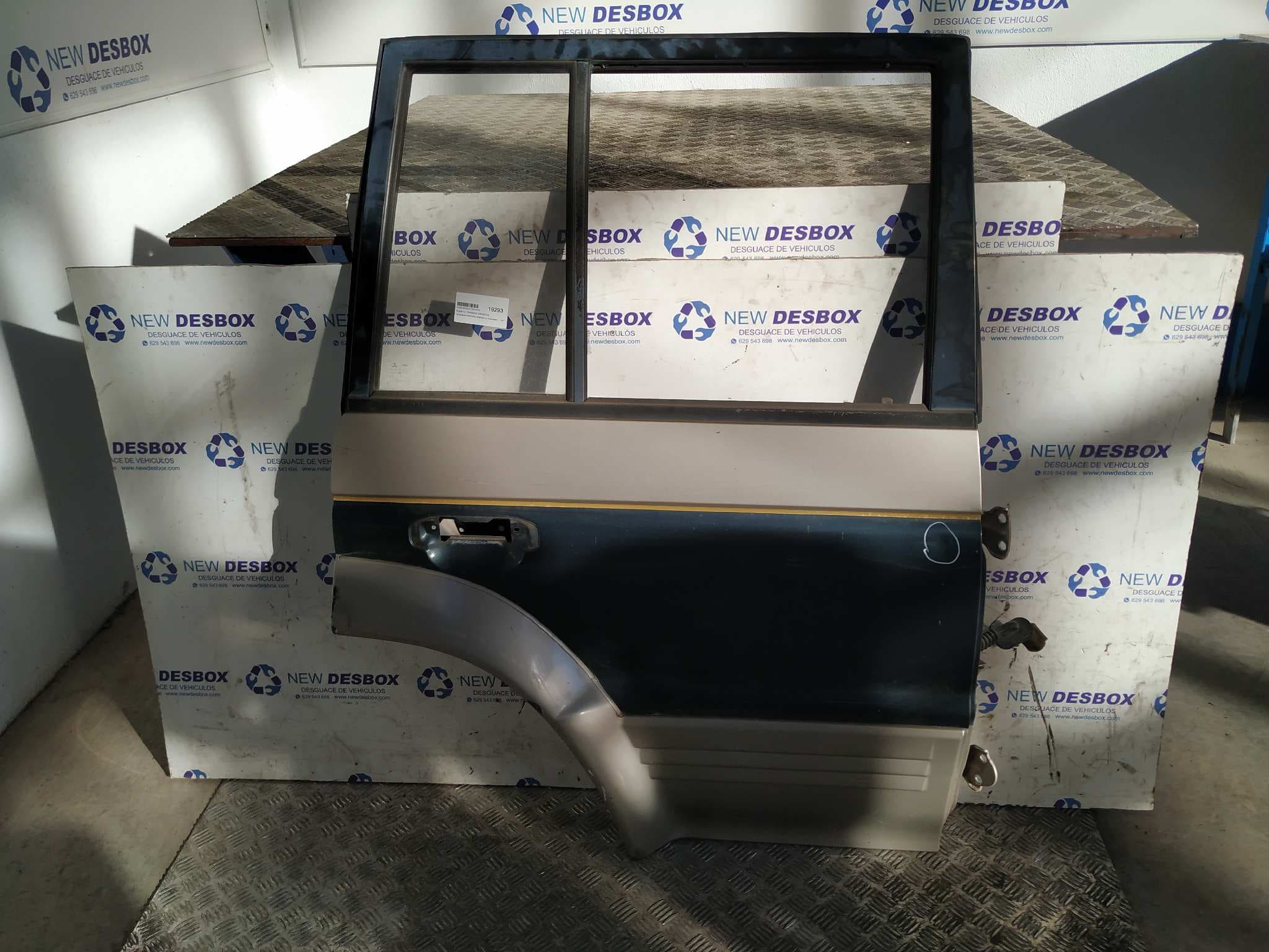 Recambio de PUERTA TRASERA DERECHA para MITSUBISHI MONTERO (V20/V40) referencia OEM IAM - GRIS