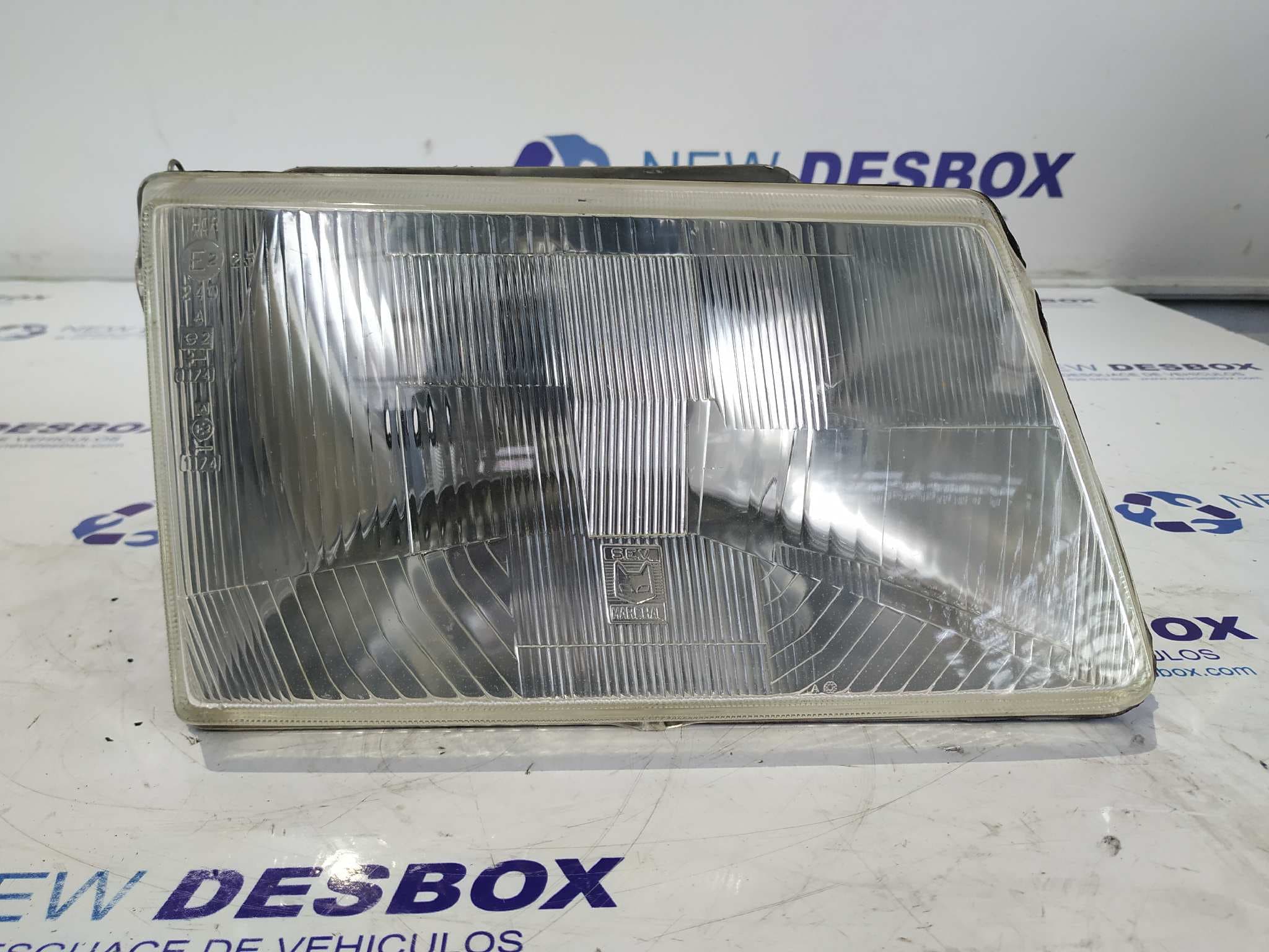 Recambio de FARO DERECHO para PEUGEOT 309 1.9 D9A referencia OEM IAM 60802060 - BLANCO