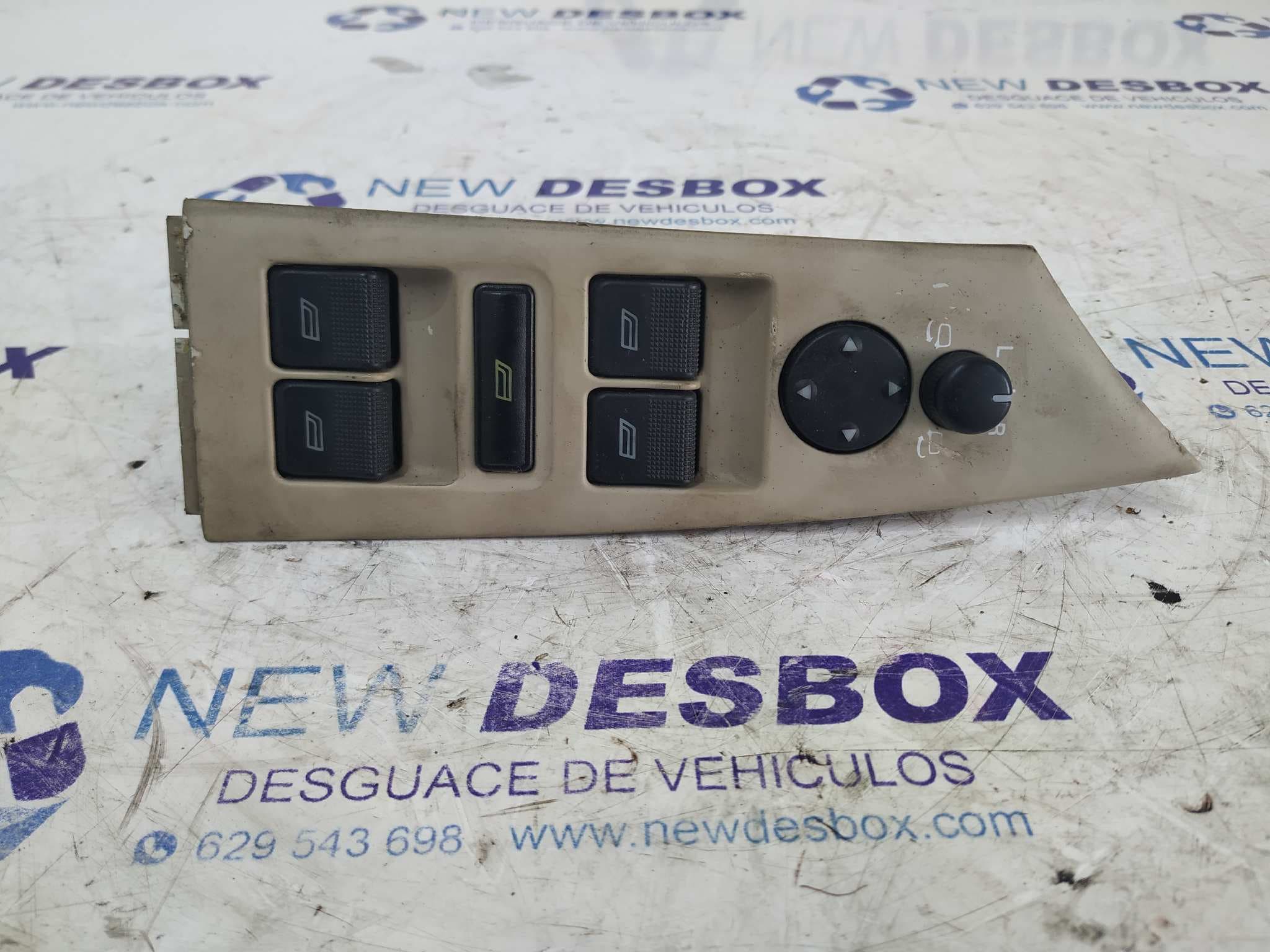 Recambio de MANDO ELEVALUNAS DELANTERO IZQUIERDO para AUDI A8 (D2) 4.2 Quattro ABZ referencia OEM IAM 4D1959517 - NEGRO