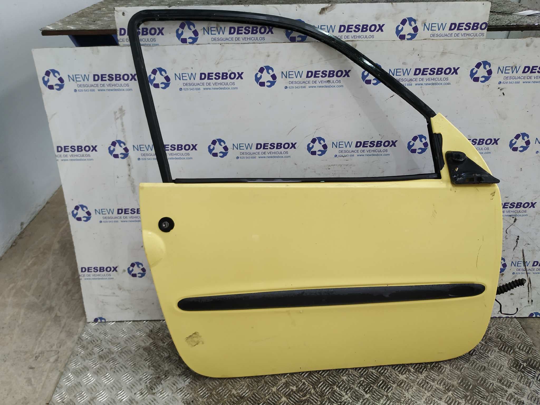 Recambio de PUERTA DELANTERA DERECHA para LIGIER NOVA LDW502 LDW 502 referencia OEM IAM - AMARILLO