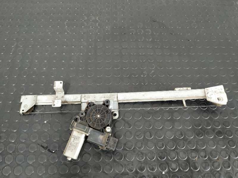 Recambio de ELEVALUNAS DELANTERO DERECHO para FIAT DUCATO CAJA CERRADO 30 (06.2006=>) 2.2 JTD CAT F1AE0481D referencia OEM IAM 73001003 - BLANCO