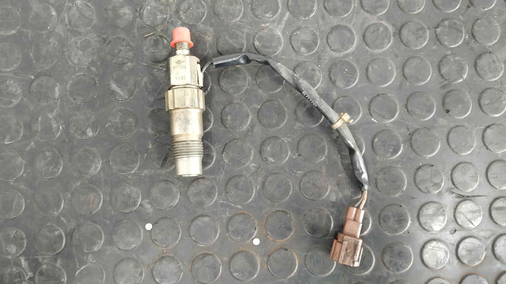 Recambio de INYECTOR para NISSAN ALMERA (N15) CD20 referencia OEM IAM 67109 A1032