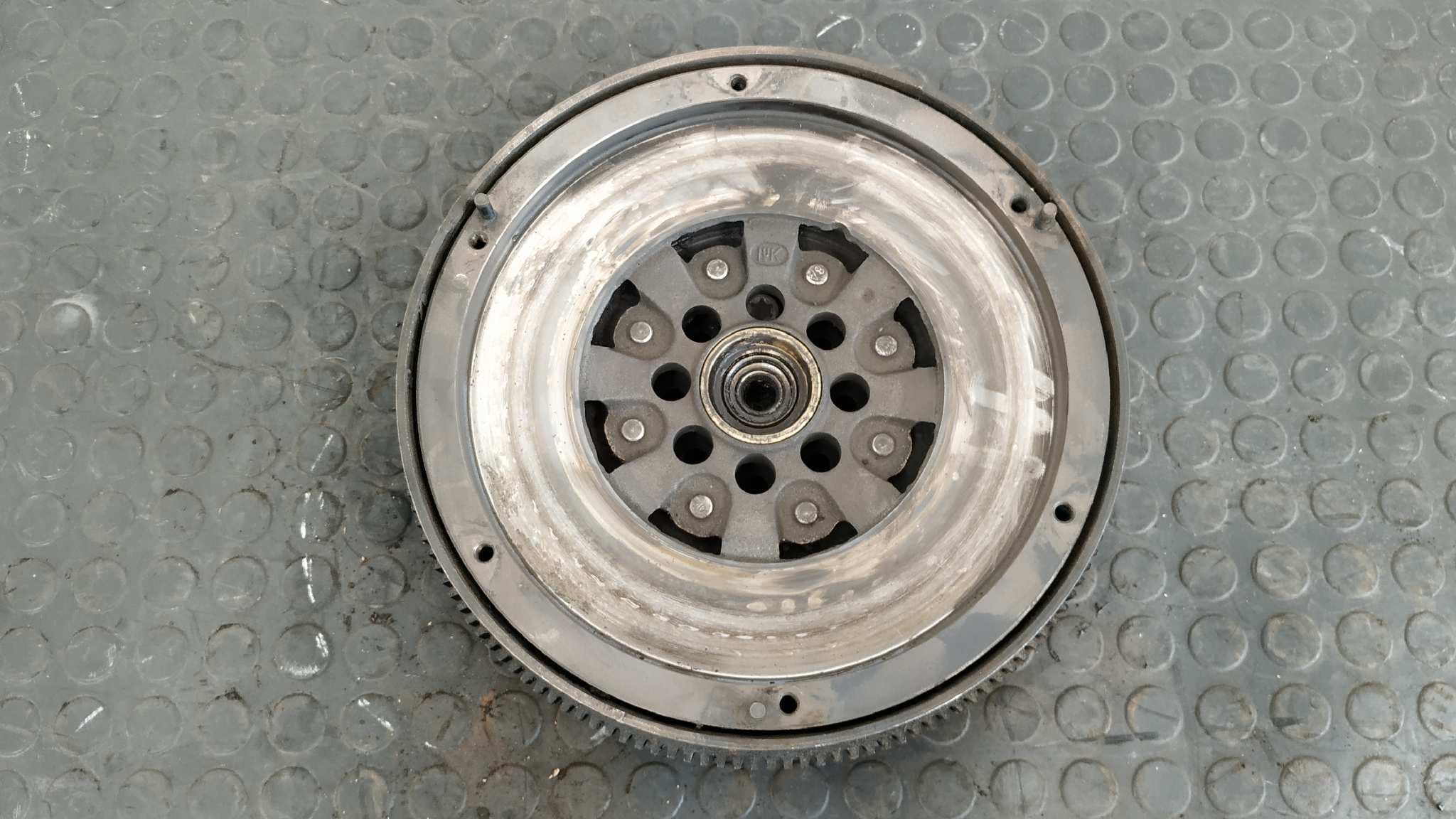 Recambio de VOLANTE MOTOR BIMASA para MERCEDES-BENZ SPRINTERII CAJA ABIERTA (DESDE 01.06) D646986 referencia OEM IAM A6460302105