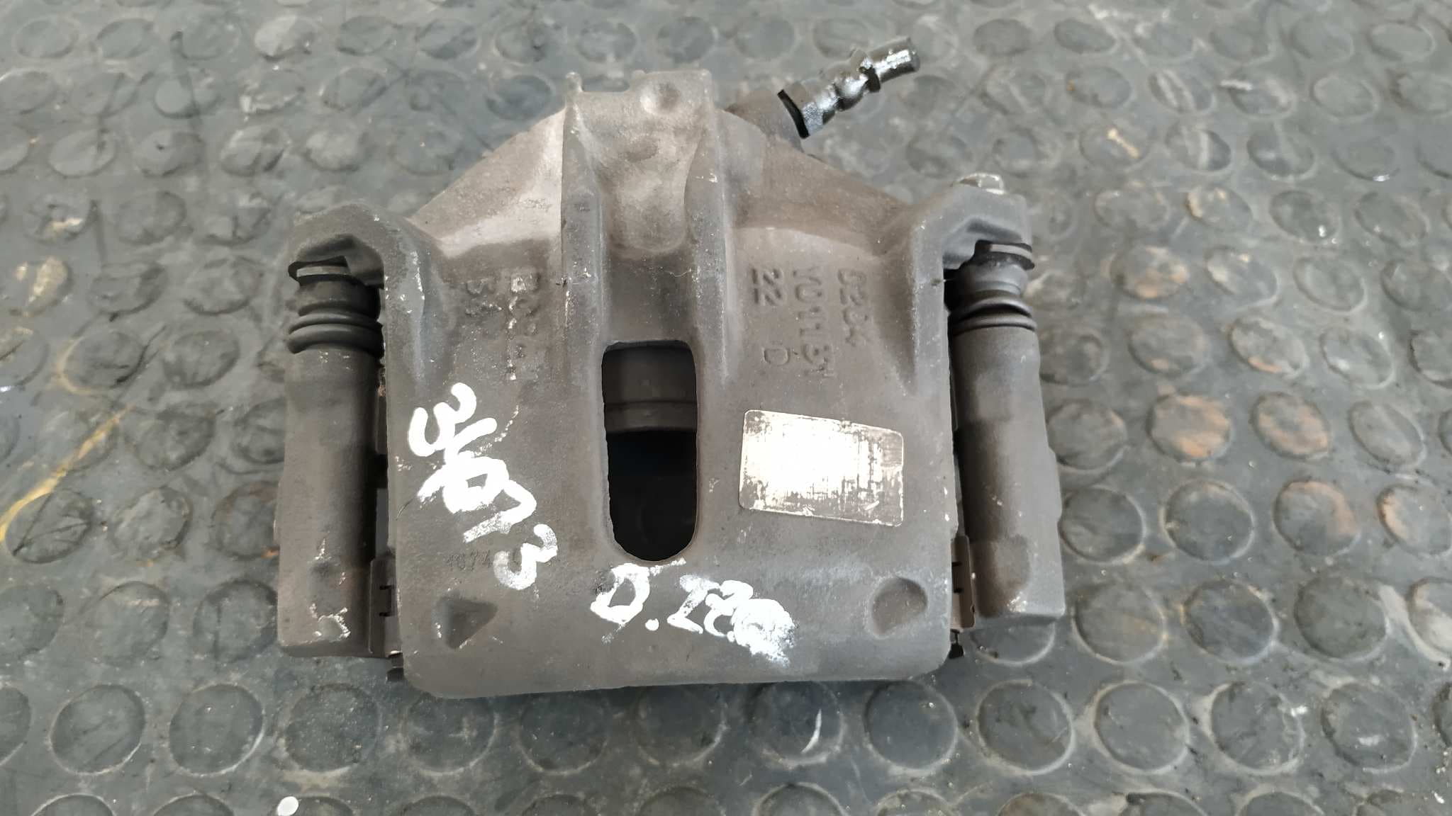 Recambio de PINZA DE FRENO DELANTERA IZQUIERDA para CITROEN XSARA PICASSO 6FZEW7J4 referencia OEM IAM Y01131 - BLANCO