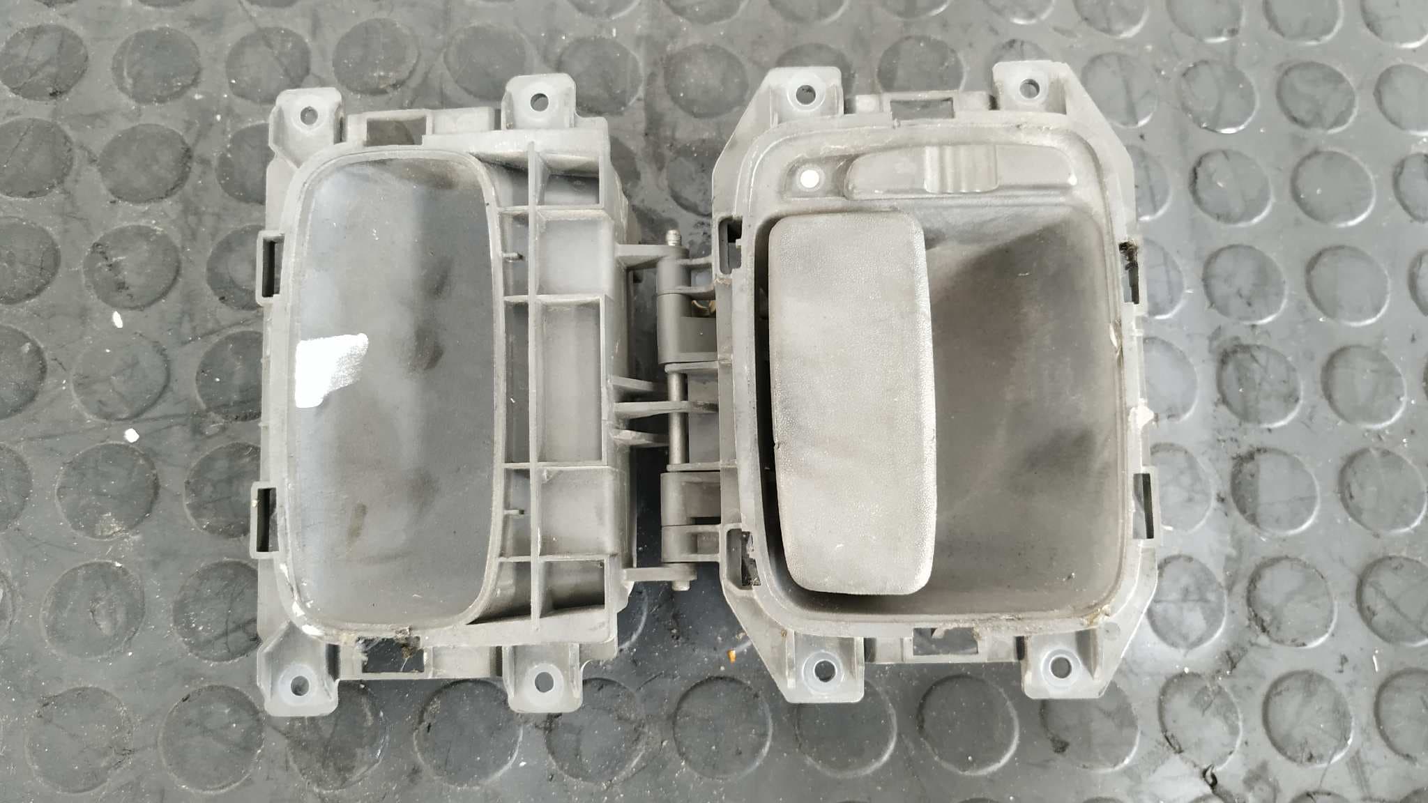 Recambio de MANETA INTERIOR TRASERA DERECHA para MERCEDES-BENZ VITO CAJA CERRADA 6.03 -> 109 CDI Compacto (639.601) 646983 referencia OEM IAM 6397600061 - BLANCO