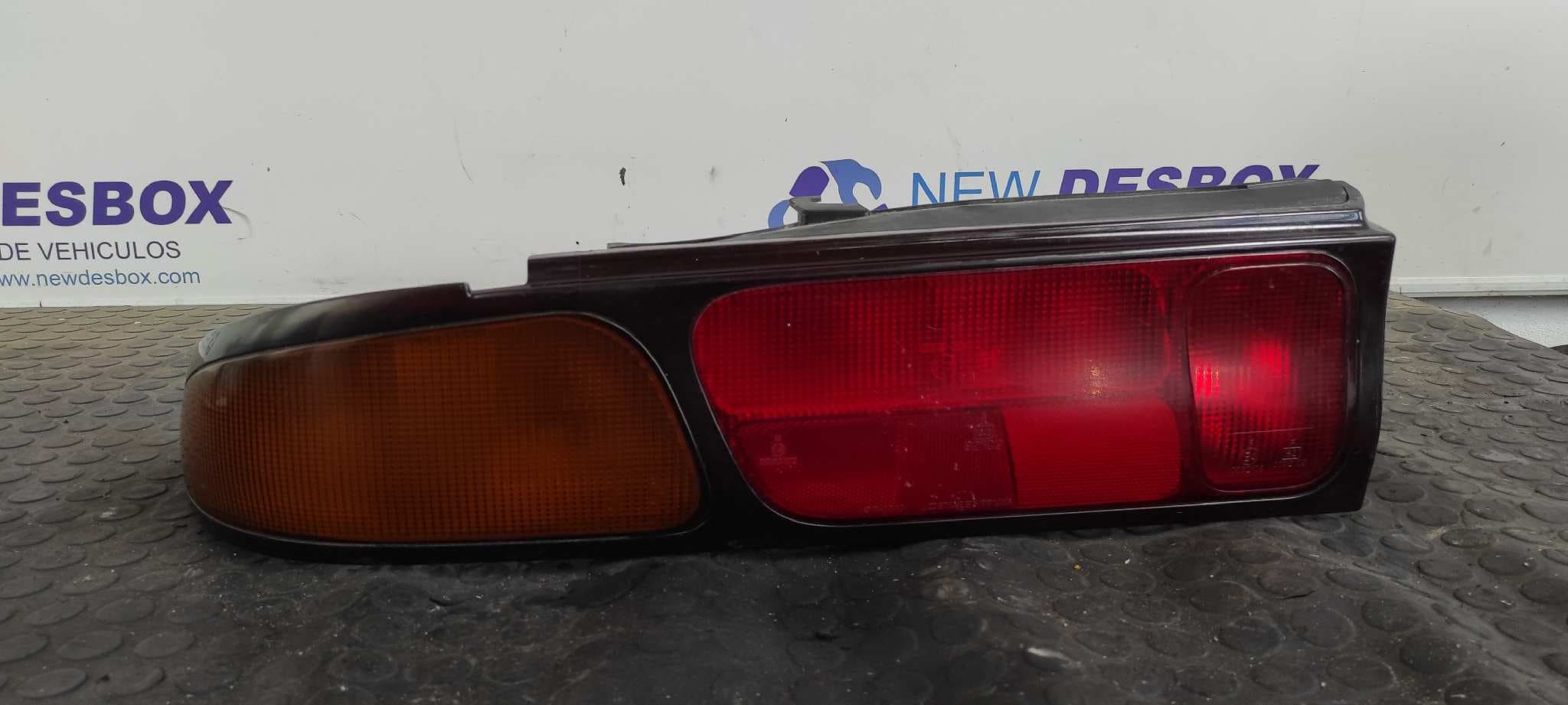 Recambio de PILOTO TRASERO IZQUIERDO para FORD PROBE 2.0 referencia OEM IAM 0431445