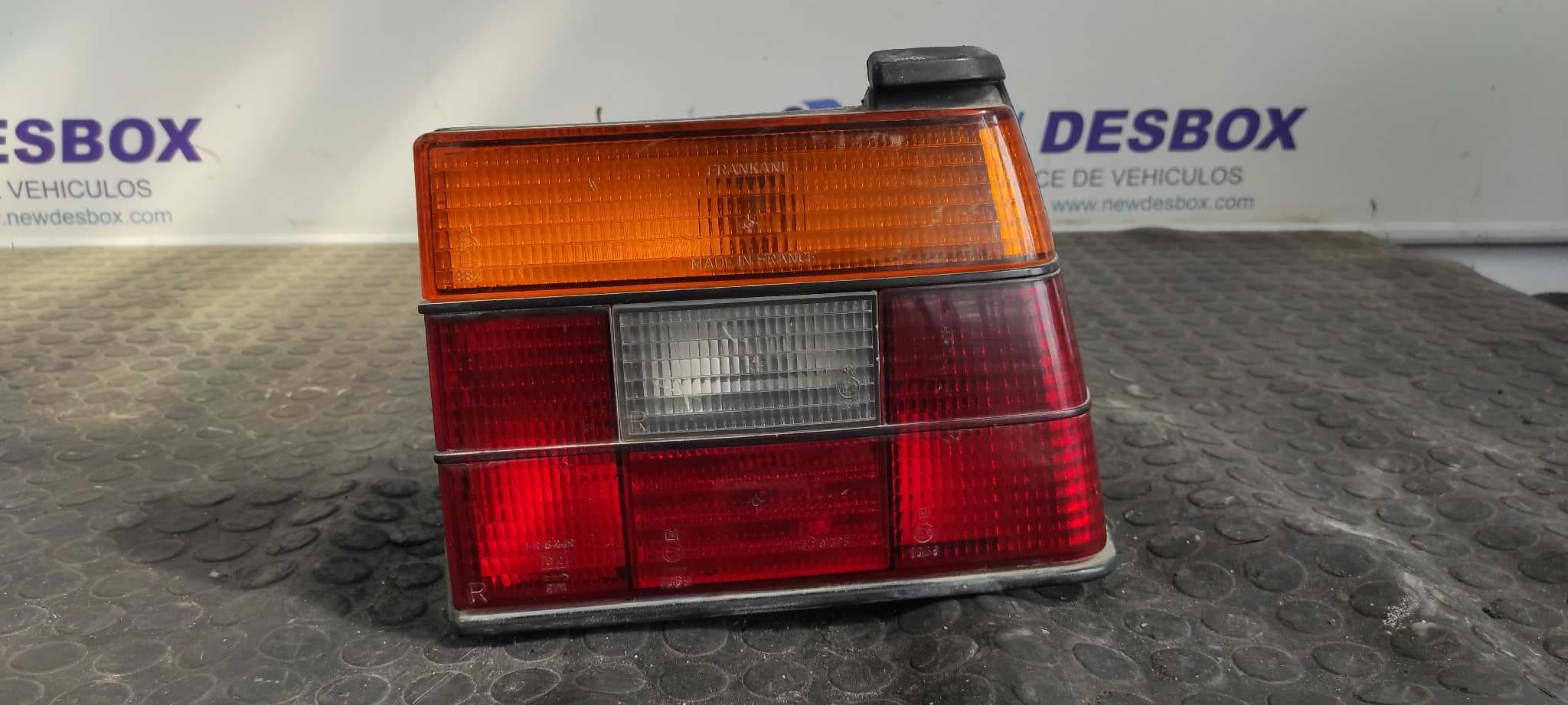 Recambio de PILOTO TRASERO DERECHO para VOLKSWAGEN JETTA (165/167) referencia OEM IAM 165945112A