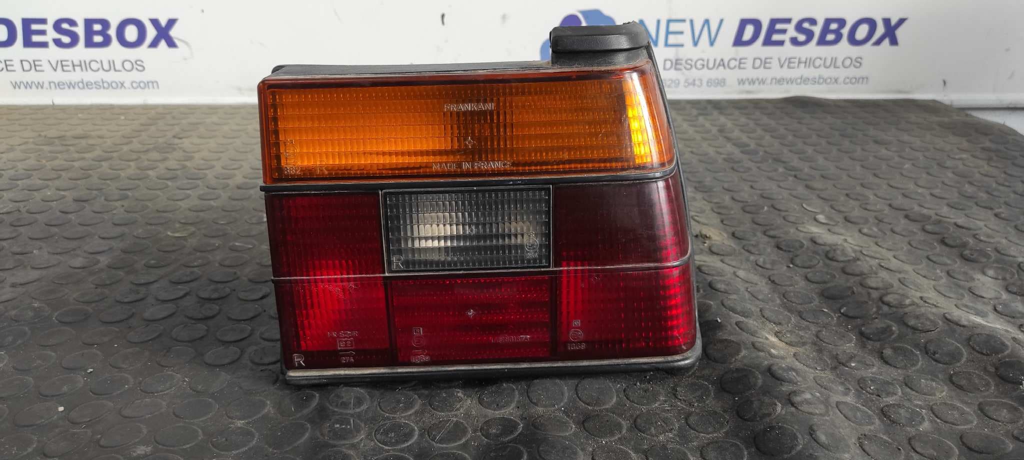 Recambio de PILOTO TRASERO DERECHO para VOLKSWAGEN JETTA (165/167) referencia OEM IAM 165945112A