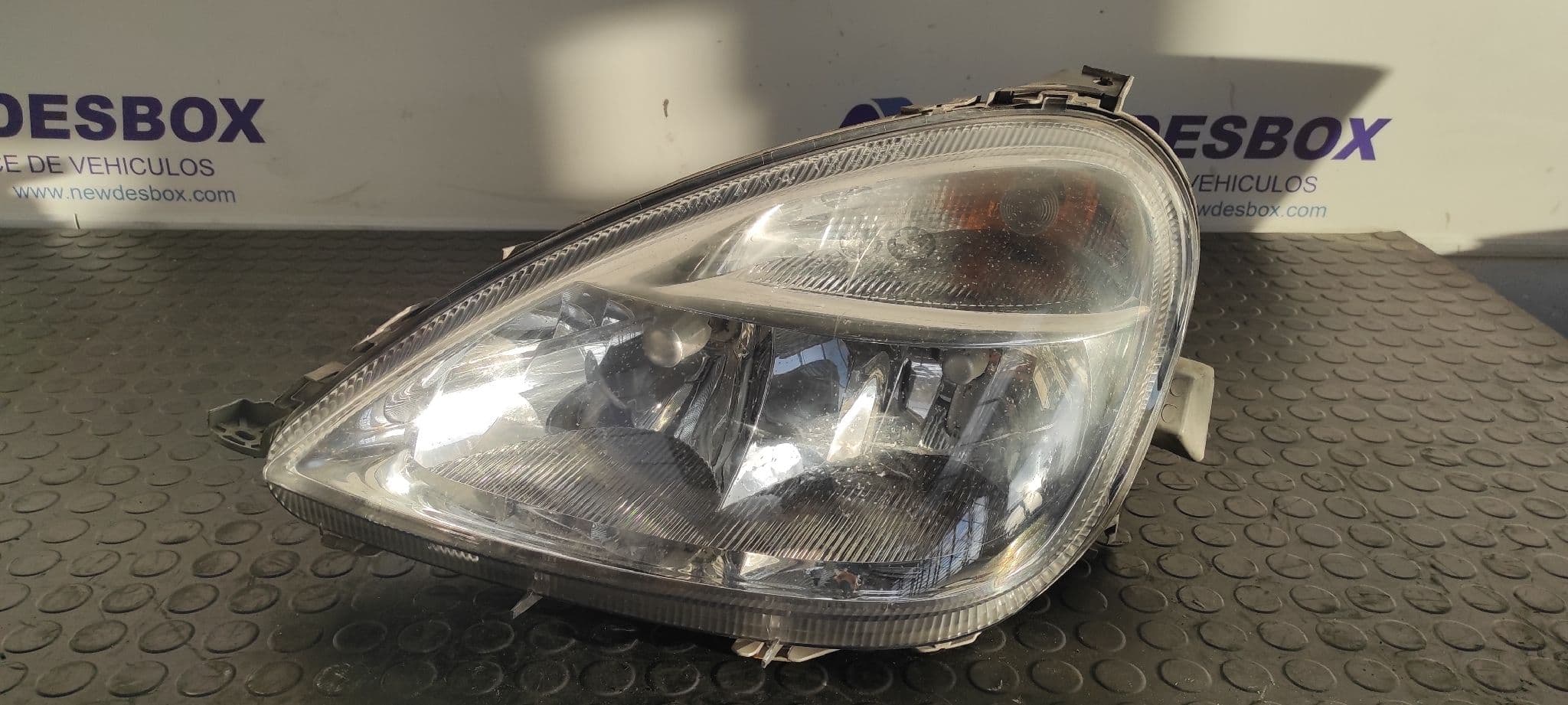Recambio de FARO IZQUIERDO para MERCEDES CLASE A (W168) referencia OEM IAM 1305235592