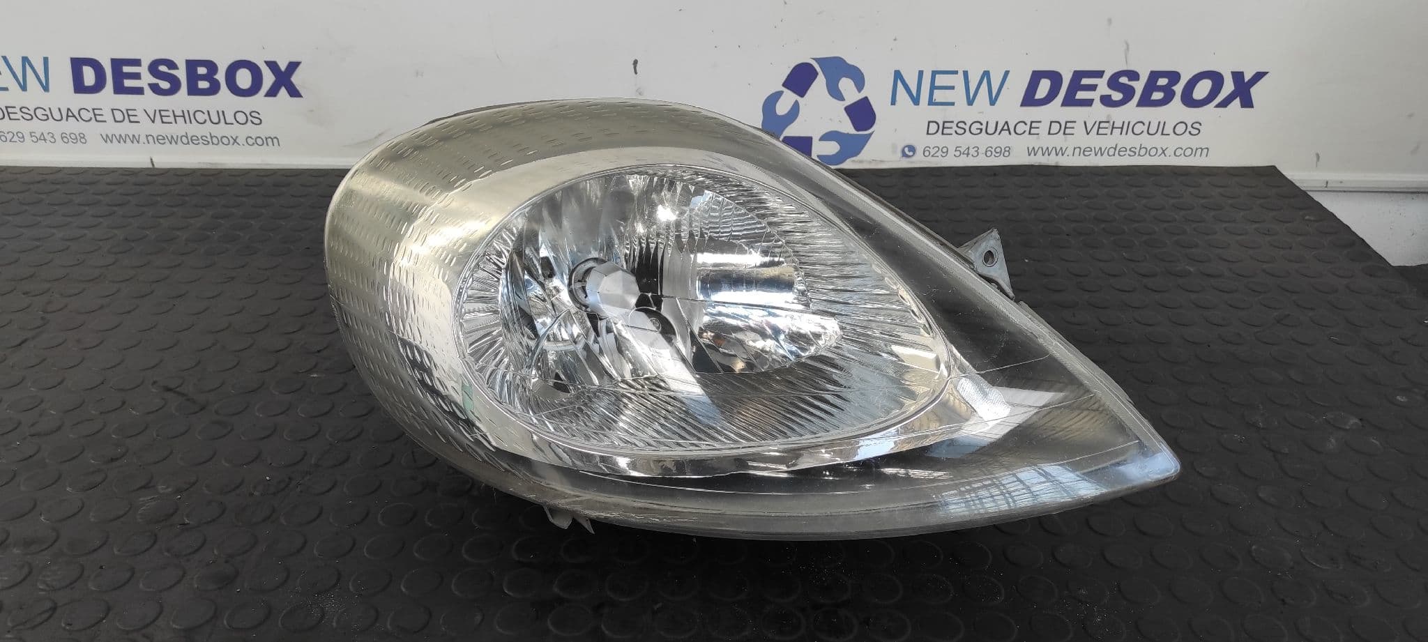 Recambio de FARO DERECHO para RENAULT TRAFIC COMBI (AB 4.01) F9QU7 referencia OEM IAM 03111934 - BLANCO