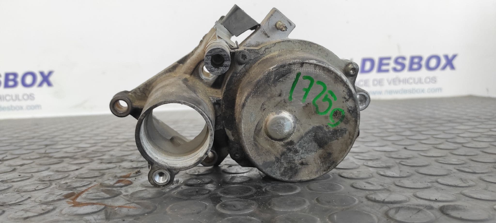 Recambio de DEPRESOR FRENO / BOMBA VACIO para FORD TRANSIT CAJA CERRADA, CORTA (FY) (2000 =>) D3FA referencia OEM IAM PIERBURG 3500 - BLANCO