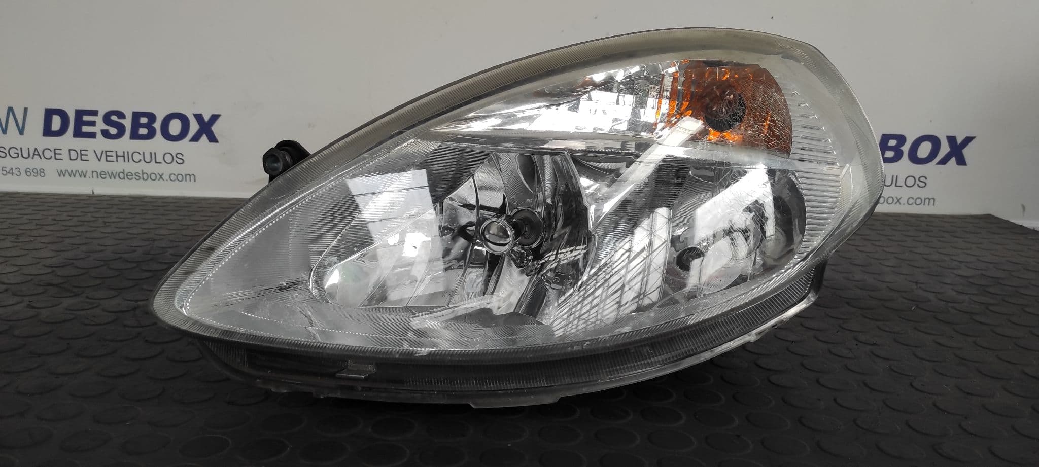 Recambio de FARO IZQUIERDO para LANCIA YPSILON (101) 188A5000 referencia OEM IAM 086661114L - BLANCO