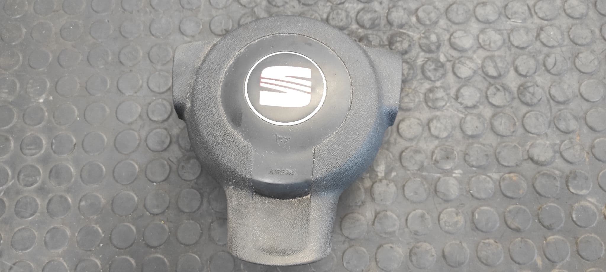 Recambio de AIRBAG DELANTERO IZQUIERDO para SEAT LEON (1P1) BXE referencia OEM IAM - BLANCO