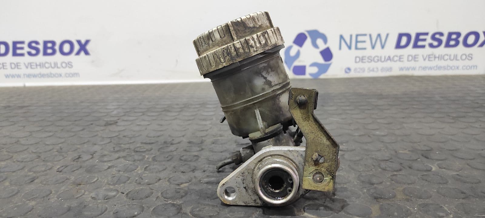 Recambio de BOMBA FRENO para MITSUBISHI L 200 (K34T) 2.5 Turbodiesel 4D56 referencia OEM IAM NABCO JAPAN V22 - ROJO