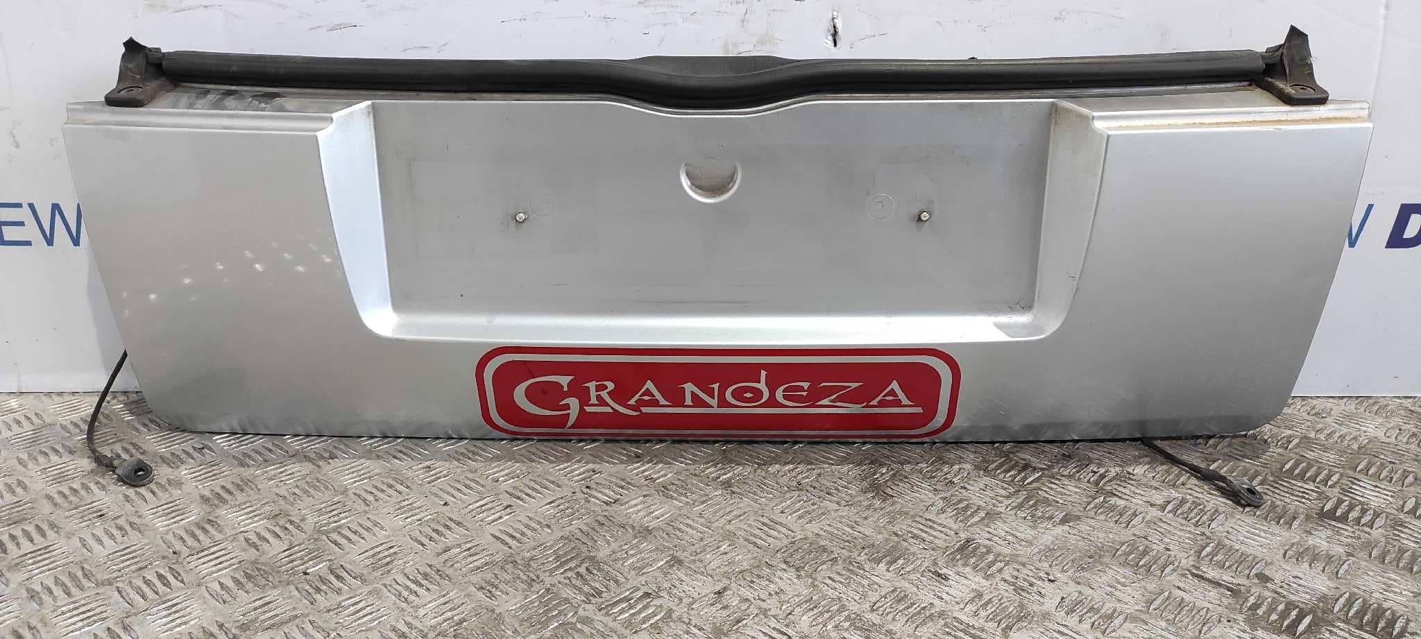 Recambio de PORTON TRASERO para CITROEN C2 KFVTU3JP referencia OEM IAM - GRIS