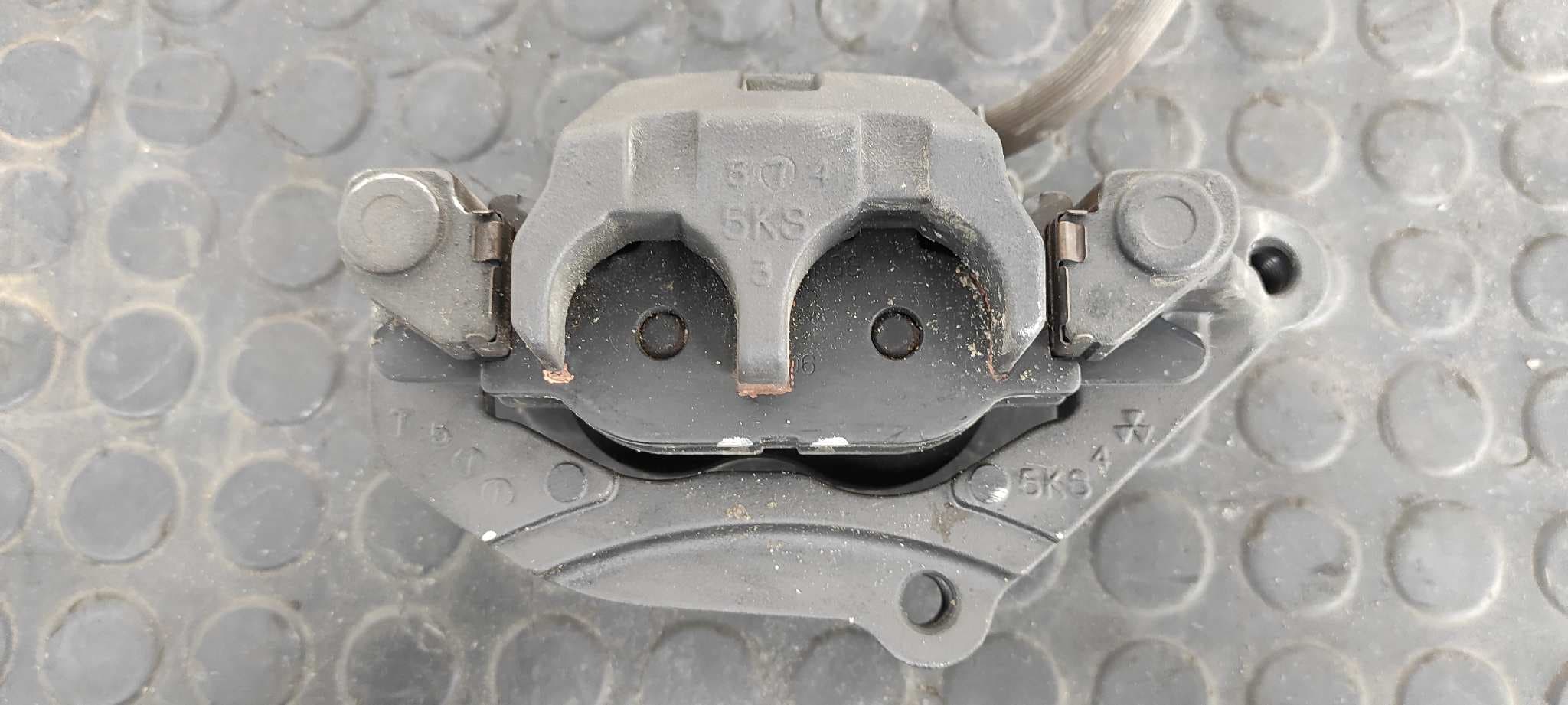 Recambio de PINZA DE FRENO DELANTERA IZQUIERDA para YAMAHA FZ 1 / FZ 6 FAZER FZ 6 Fazer S2 (RJ14) J5D7E referencia OEM IAM 5KS - NEGRO