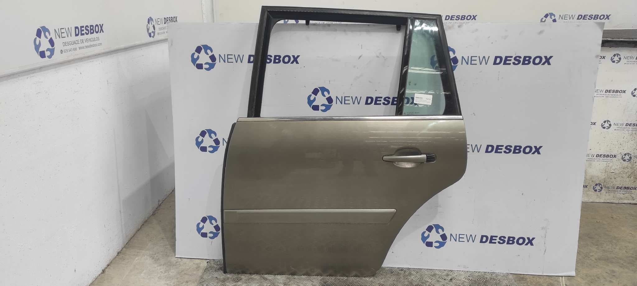 Recambio de PUERTA TRASERA IZQUIERDA para CITROEN C4 GRAND PICASSO RHJDW10BTED4 referencia OEM IAM - MARRON