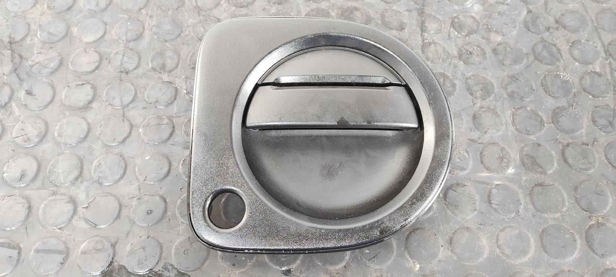 Recambio de MANETA DELANTERA DERECHA para NISSAN CABSTAR YD25 EURO 4 referencia OEM IAM - BLANCO
