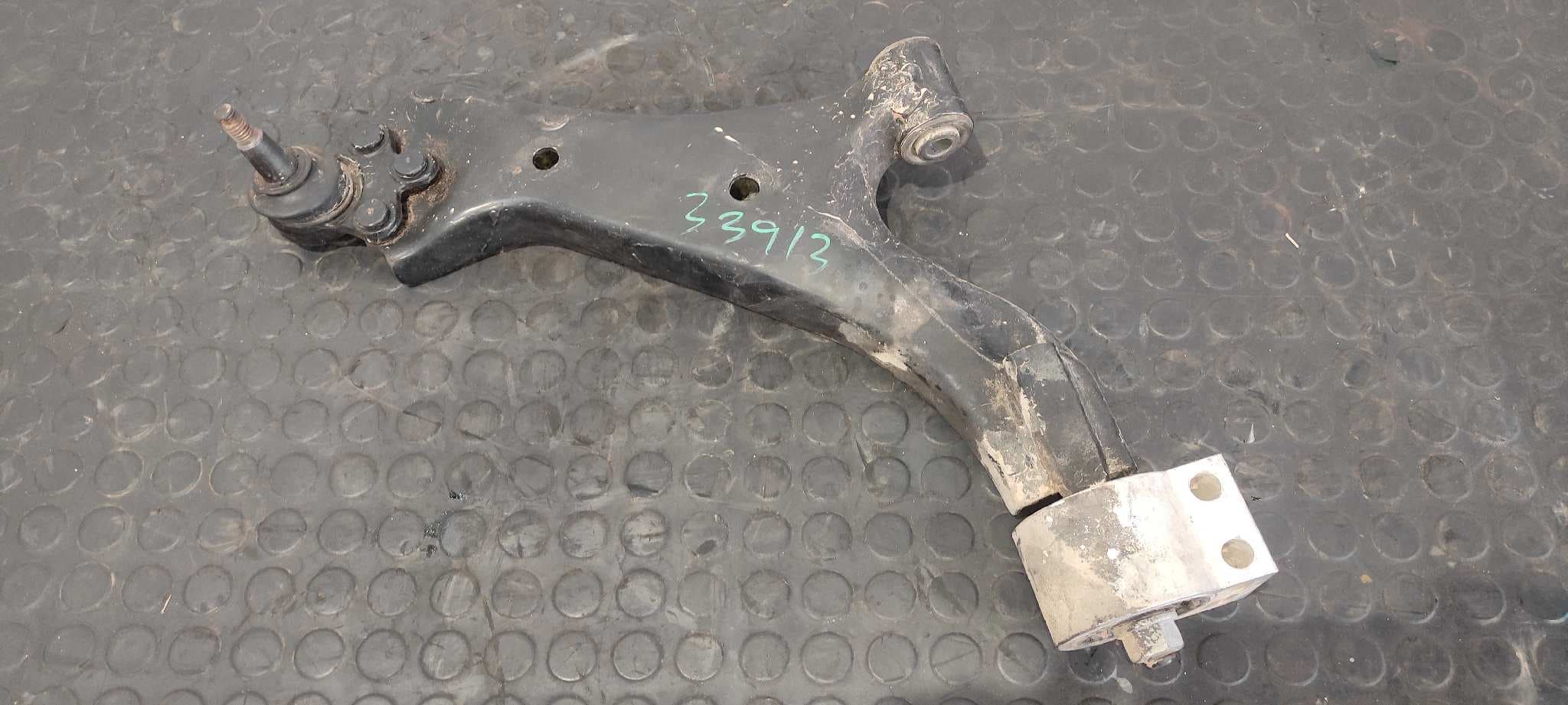 Recambio de BRAZO IZQUIERDO INFERIOR DELANTERO para CHEVROLET CAPTIVA Z20S referencia OEM IAM 96819161 - NEGRO
