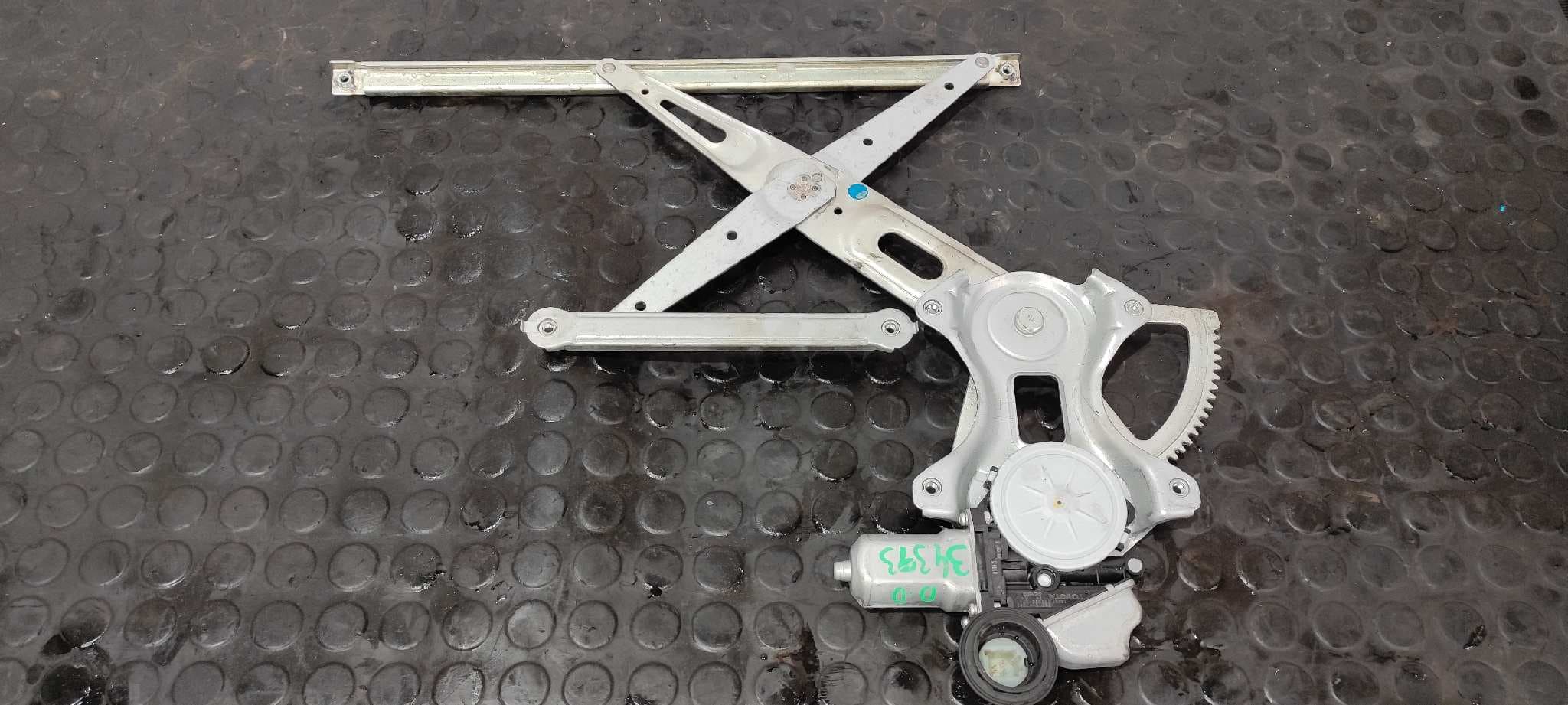 Recambio de ELEVALUNAS DELANTERO DERECHO para TOYOTA PRIUS (NHW30) 2ZR referencia OEM IAM 8571047040 - BLANCO