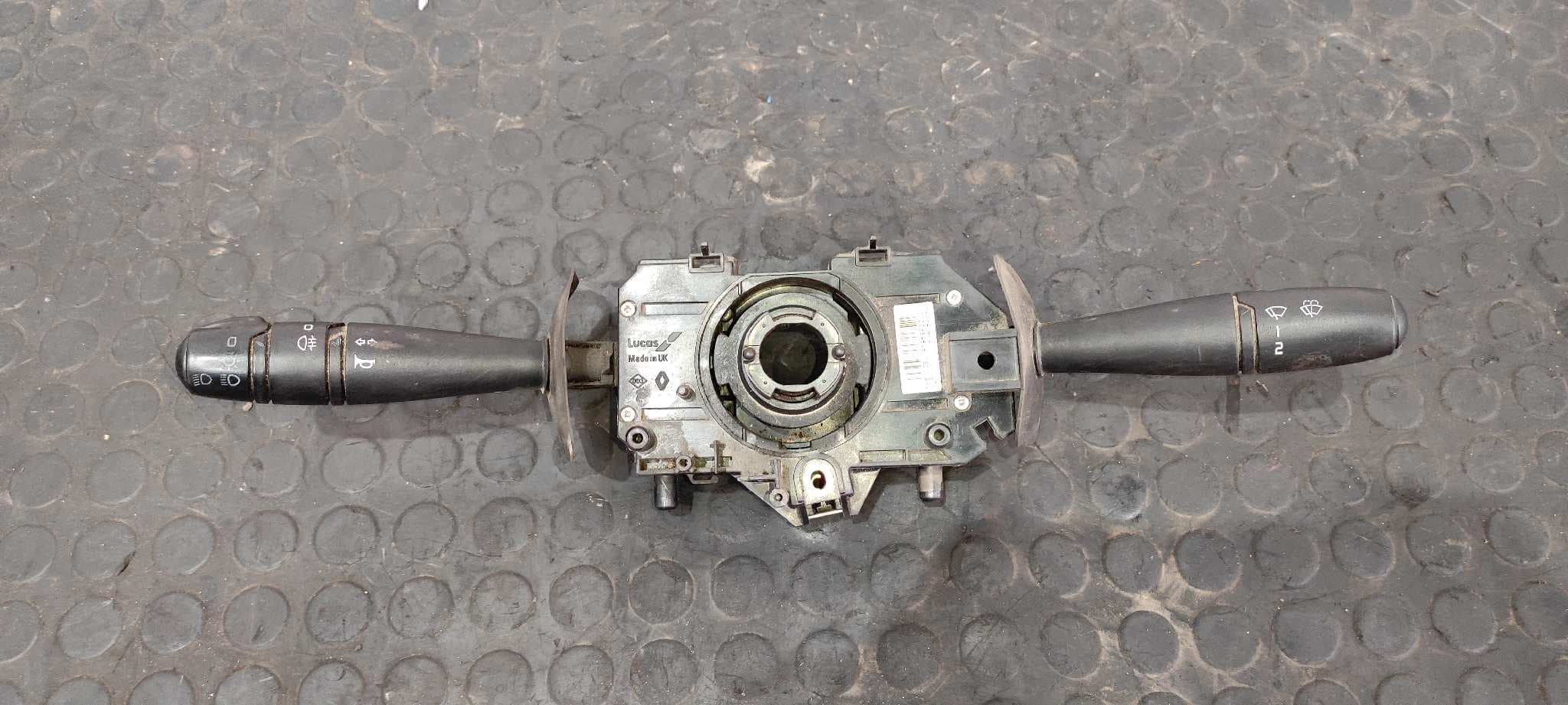 Recambio de MANDO MULTIFUNCION para RENAULT MASTER DOBLE CABINE, CAJA ABIERTA/CHASIS Chasis Batalla 3578 mm G9T C7 referencia OEM IAM V7700354626 - BLANCO
