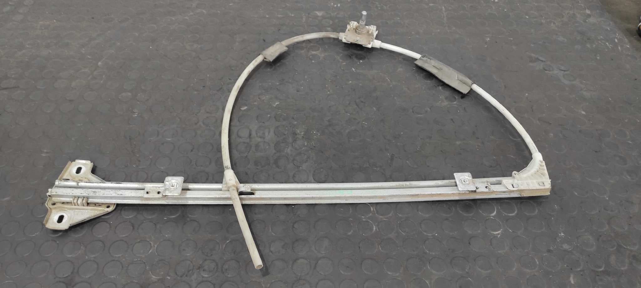 Recambio de ELEVALUNAS DELANTERO DERECHO para RENAULT MASTER DOBLE CABINE, CAJA ABIERTA/CHASIS Chasis Batalla 3578 mm G9T C7 referencia OEM IAM 7700352491 - BLANCO