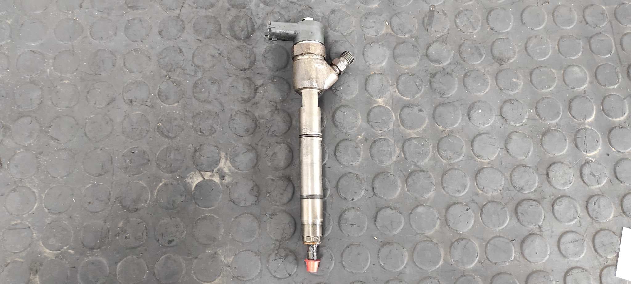 Recambio de INYECTOR para HYUNDAI I30 D4FB referencia OEM IAM 338002A900 - BLANCO