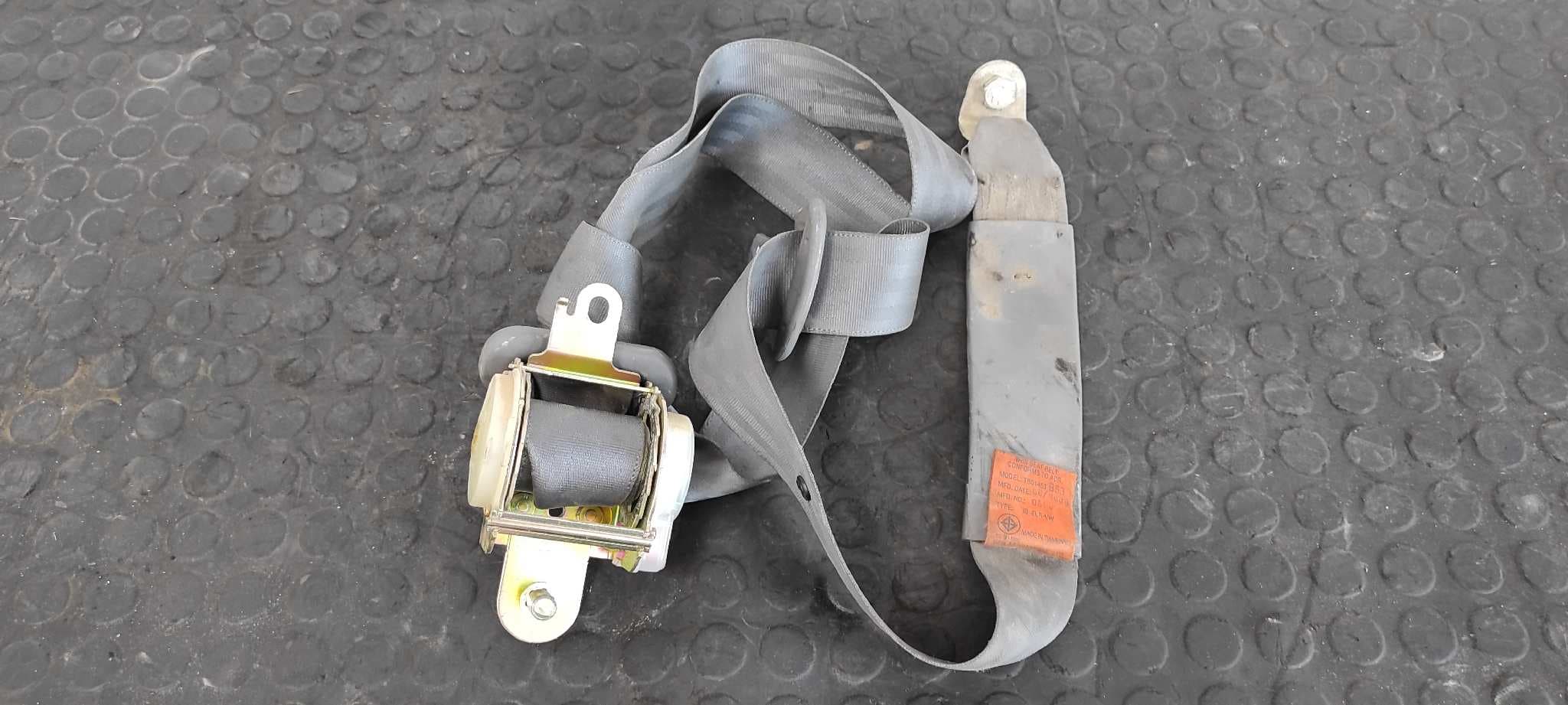 Recambio de CINTURON TRASERO DERECHO para FORD RANGER (ER) Royal Cabina simple 4X4 WLT referencia OEM IAM T86145T - VERDE