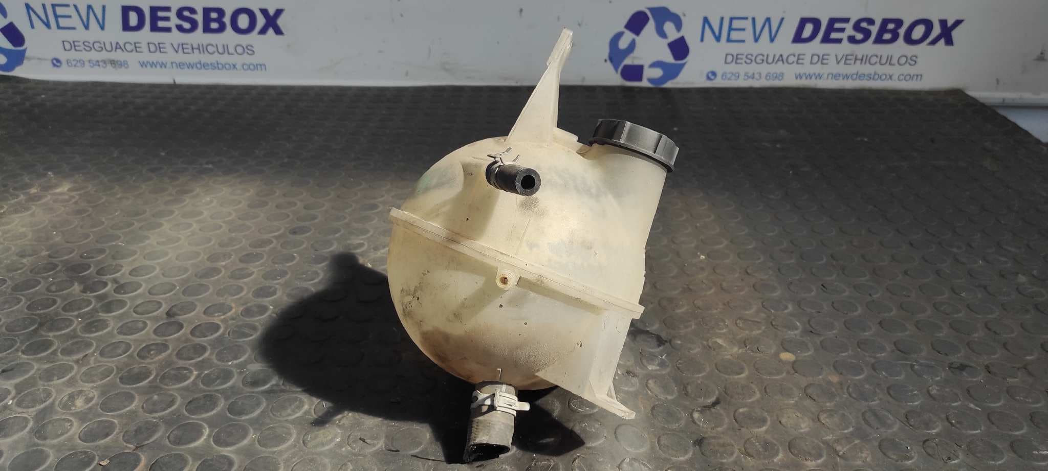 Recambio de DEPOSITO EXPANSION para FORD TRANSIT CAJA ABIERTA '06 FT 330 K Cabina simple, corta H9FB referencia OEM IAM 6C118K218AC - BLANCO