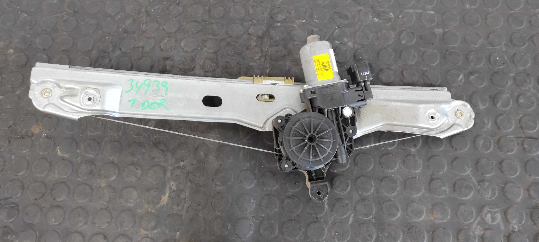 Recambio de ELEVALUNAS TRASERO DERECHO para FORD GRAND C-MAX UFDB referencia OEM IAM 920400104 - BLANCO