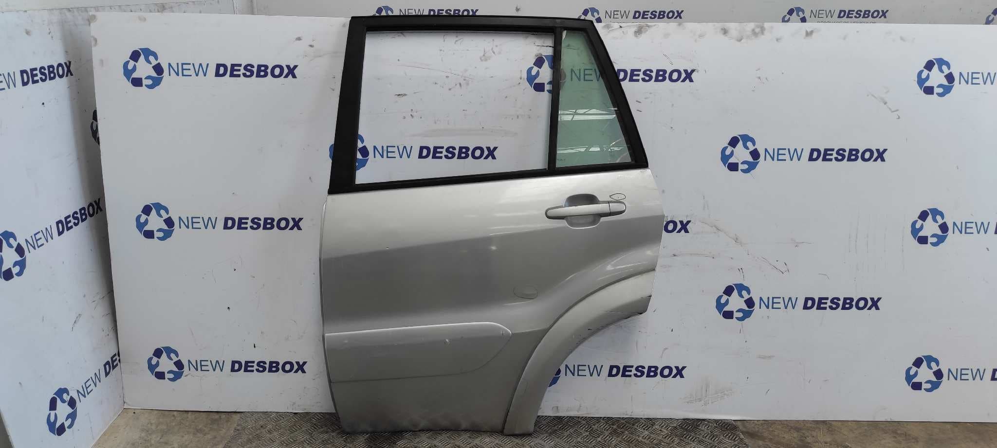 Recambio de PUERTA TRASERA IZQUIERDA para TOYOTA RAV 4 (A2) 1AZFE referencia OEM IAM - GRIS PLATA