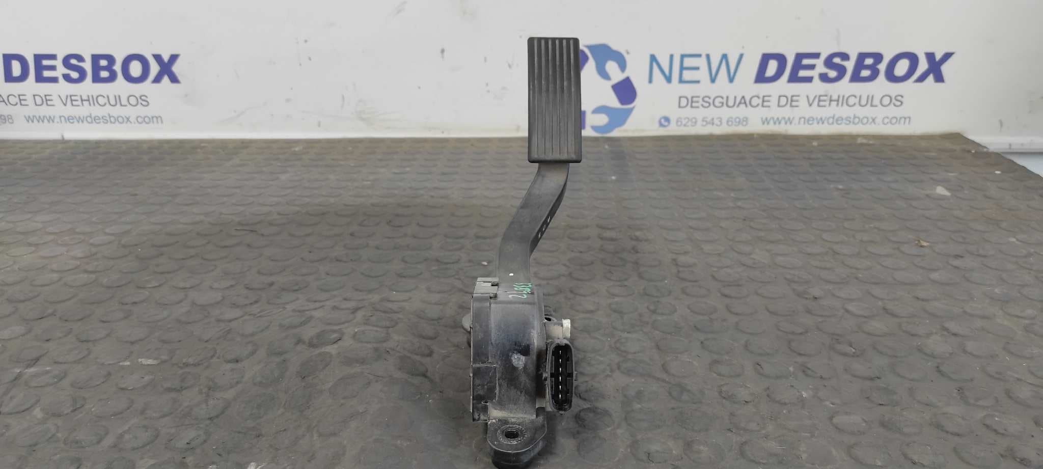 Recambio de POTENCIOMETRO PEDAL para KIA SOUL 1.6 CRDi CAT D4FB referencia OEM IAM 327262K300 - BLANCO