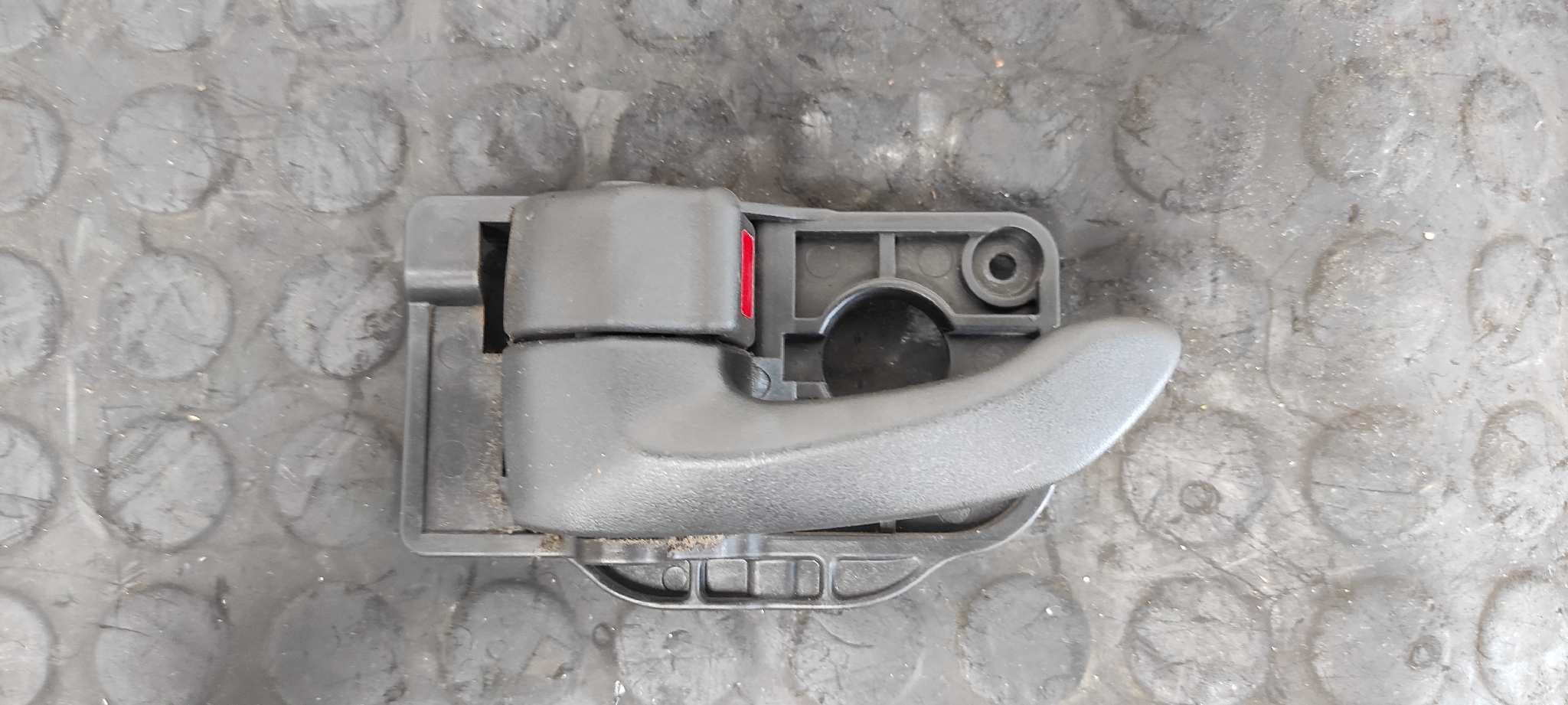 Recambio de MANETA INTERIOR TRASERA IZQUIERDA para KIA SOUL 1.6 CRDi CAT D4FB referencia OEM IAM - BLANCO