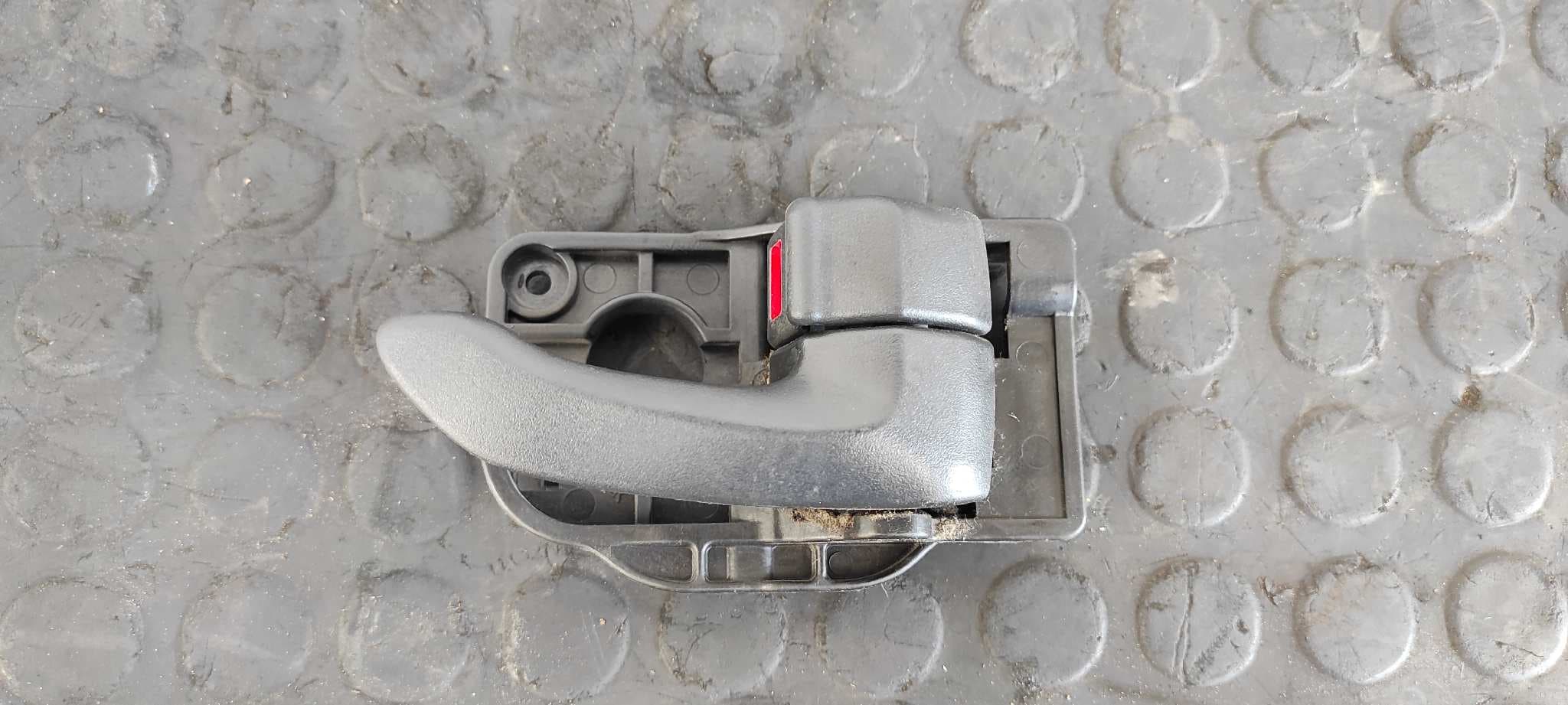 Recambio de MANETA INTERIOR DELANTERA DERECHA para KIA SOUL 1.6 CRDi CAT D4FB referencia OEM IAM - BLANCO