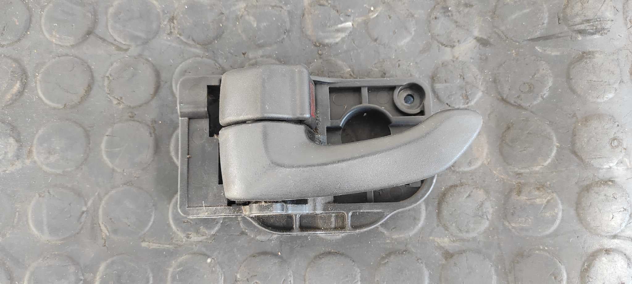 Recambio de MANETA INTERIOR DELANTERA IZQUIERDA para KIA SOUL 1.6 CRDi CAT D4FB referencia OEM IAM - BLANCO