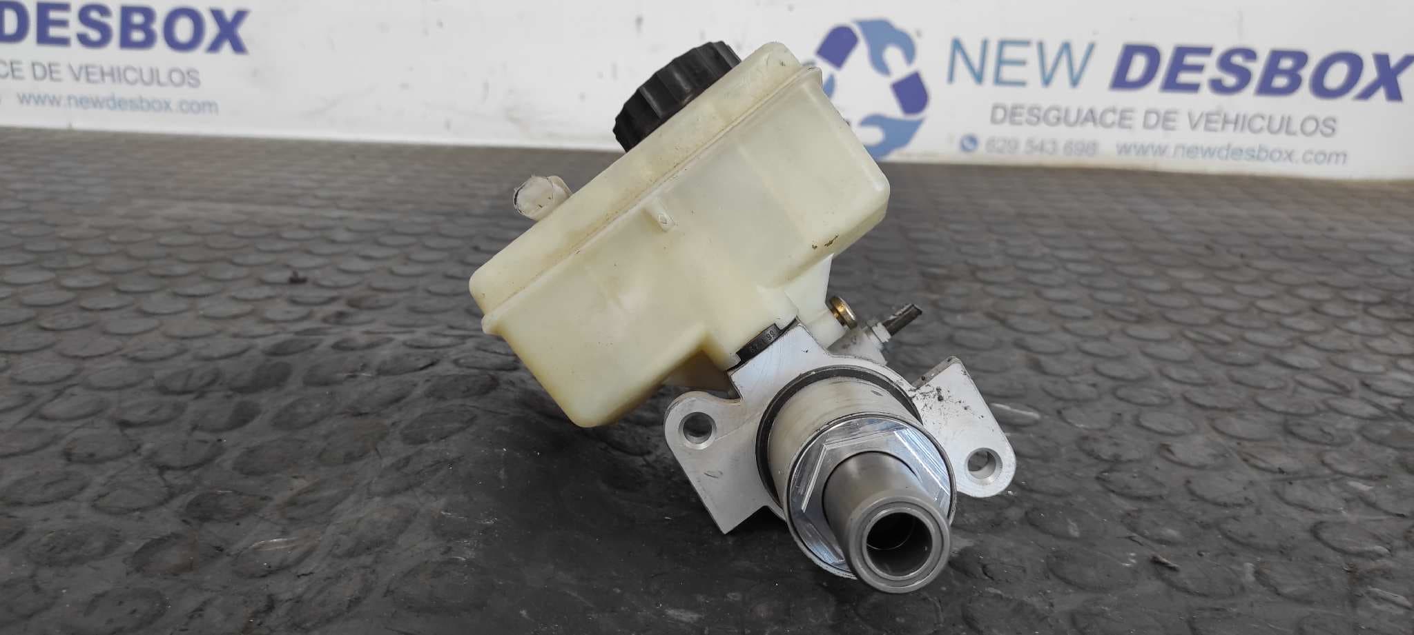 Recambio de BOMBA FRENO para MERCEDES-BENZ CLASE CL (W215) COUPE 500 (215.375) M113960 referencia OEM IAM A2204300002 - NEGRO