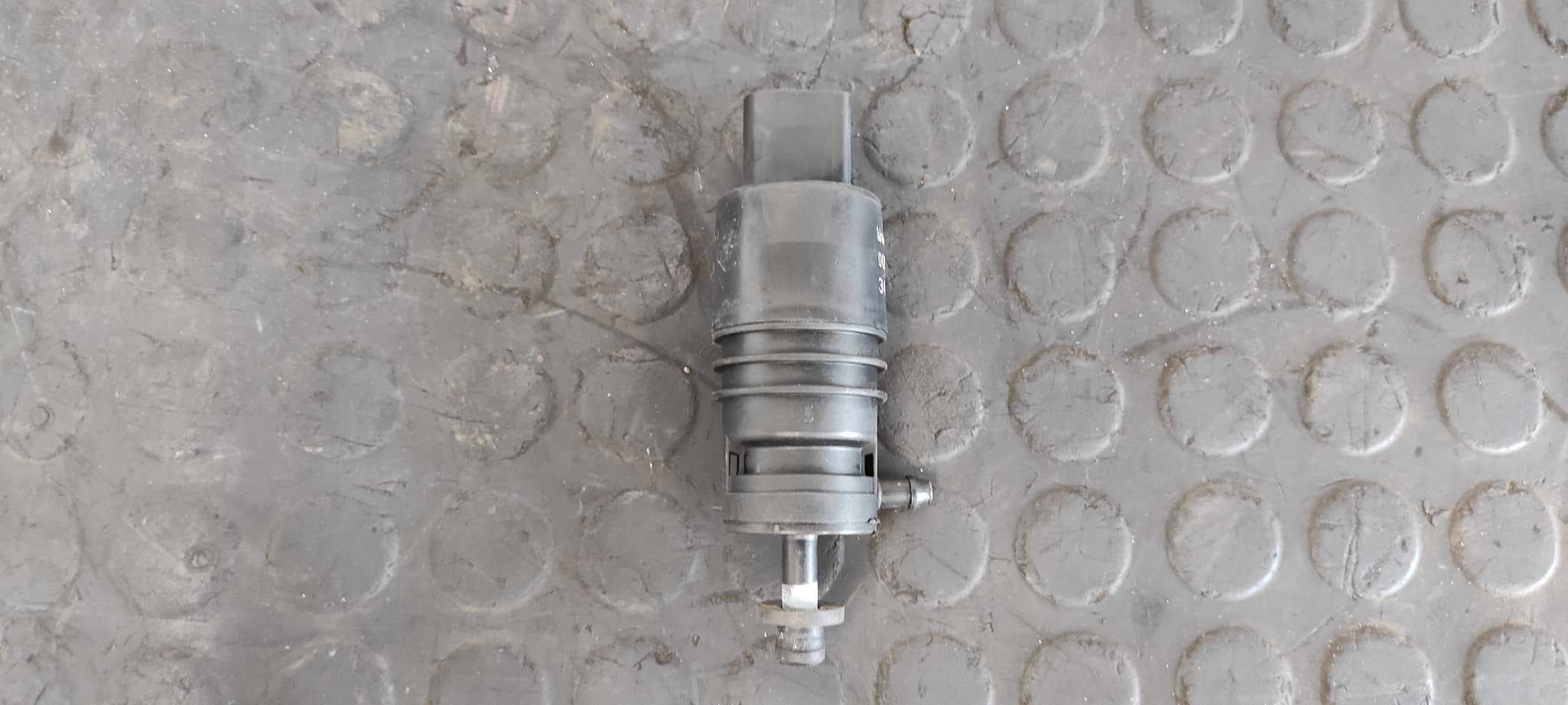 Recambio de BOMBA LIMPIA para MERCEDES-BENZ CLASE CL (W215) COUPE 500 (215.375) M113960 referencia OEM IAM 008015 - NEGRO
