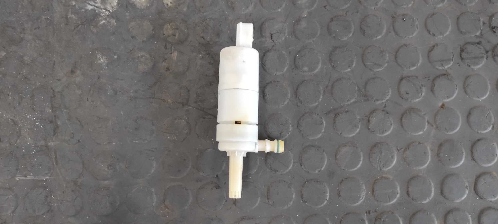 Recambio de BOMBA LIMPIA para MERCEDES-BENZ CLASE CL (W215) COUPE 500 (215.375) M113960 referencia OEM IAM - NEGRO