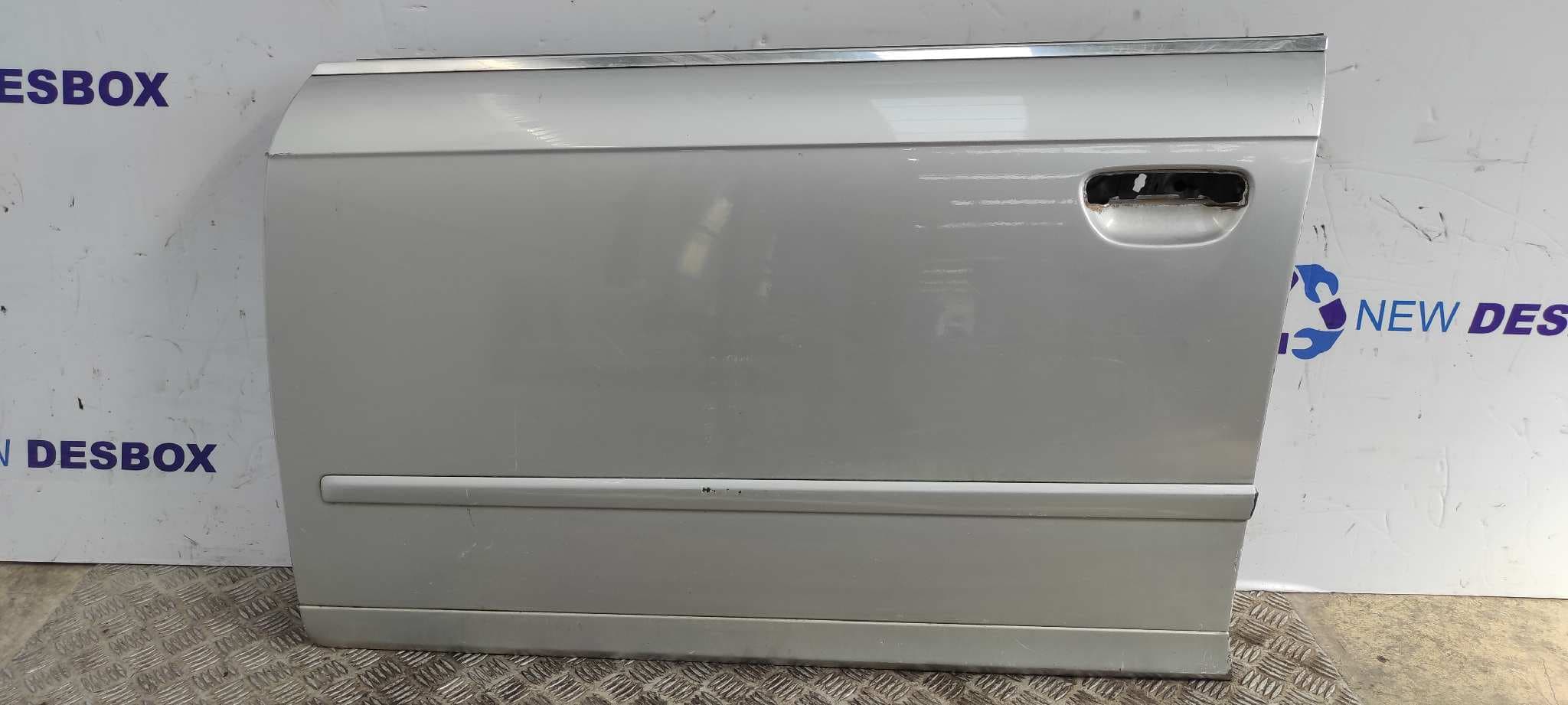 Recambio de PUERTA DELANTERA IZQUIERDA para AUDI A4 AVANT (8E) BRE referencia OEM IAM - BLANCO