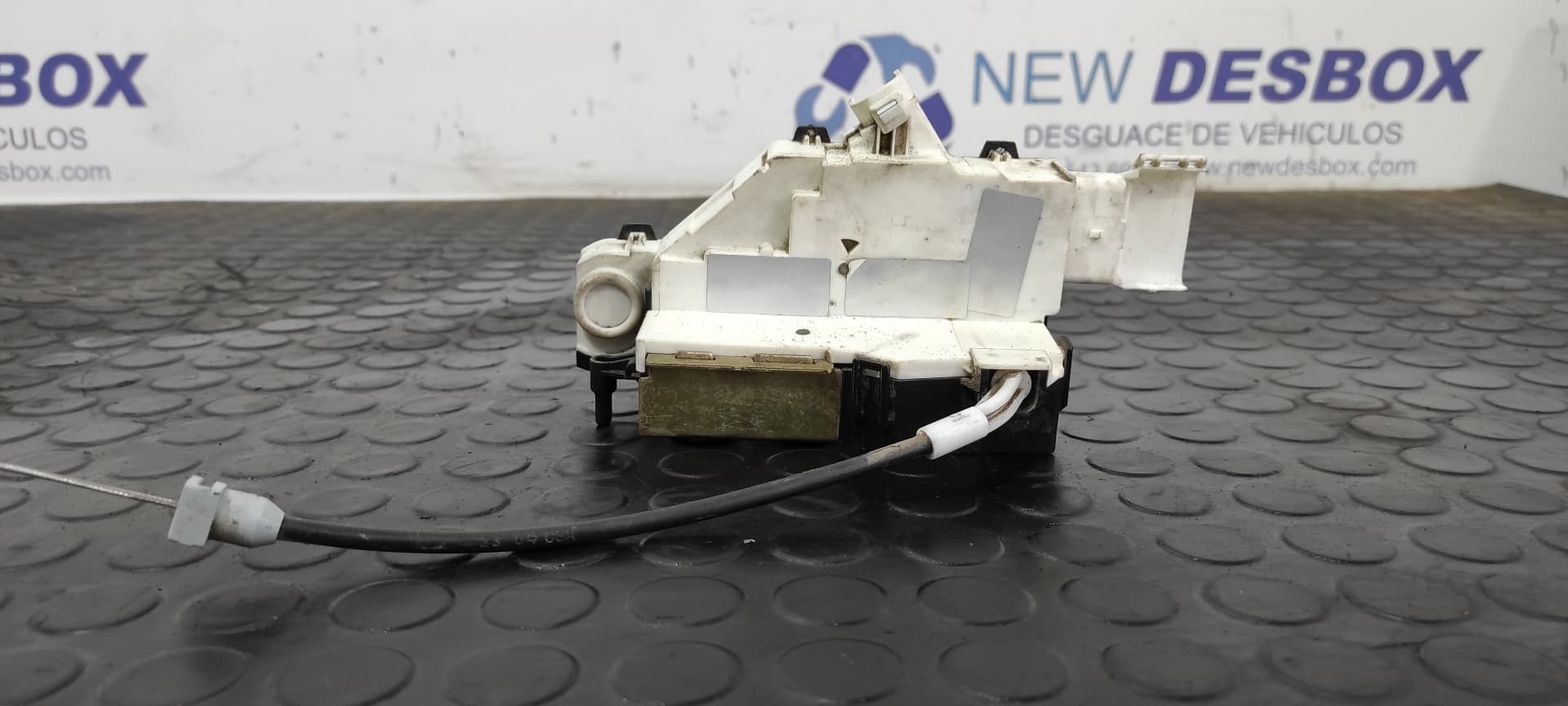 Recambio de CERRADURA PUERTA DELANTERA DERECHA para PEUGEOT 407 RHR referencia OEM IAM - BLANCO
