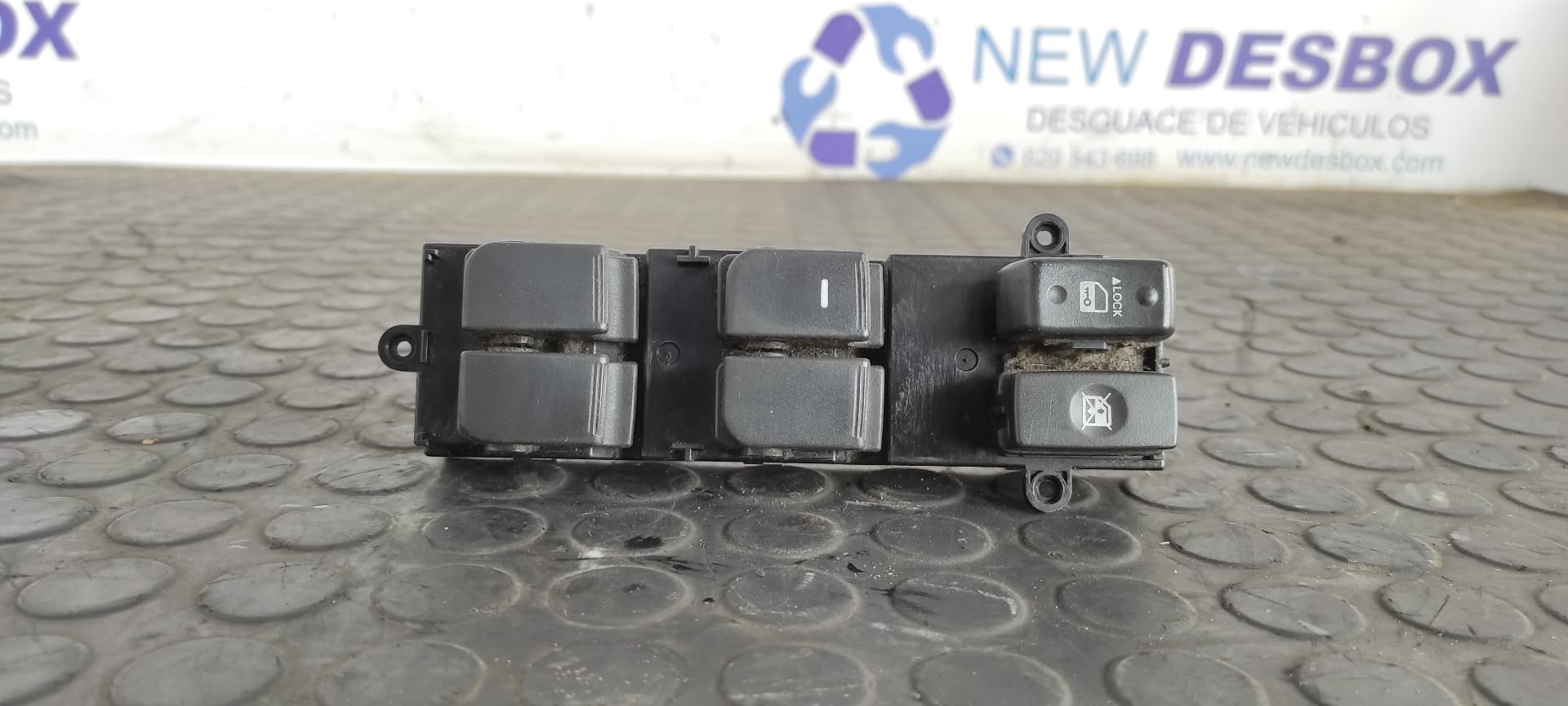 Recambio de MANDO ELEVALUNAS DELANTERO IZQUIERDO para KIA SOUL 1.6 CRDi CAT D4FB referencia OEM IAM 4864901210 - BLANCO