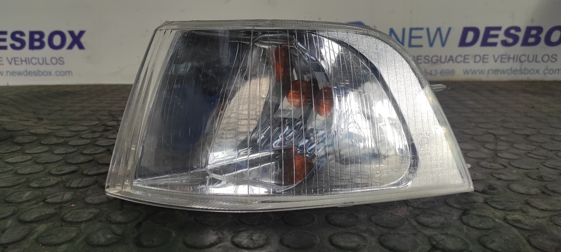 Recambio de PILOTO DELANTERO IZQUIERDO para VOLVO S40 BERLINA 1.8 16V B4184S2 referencia OEM IAM 083731510LB - GRIS