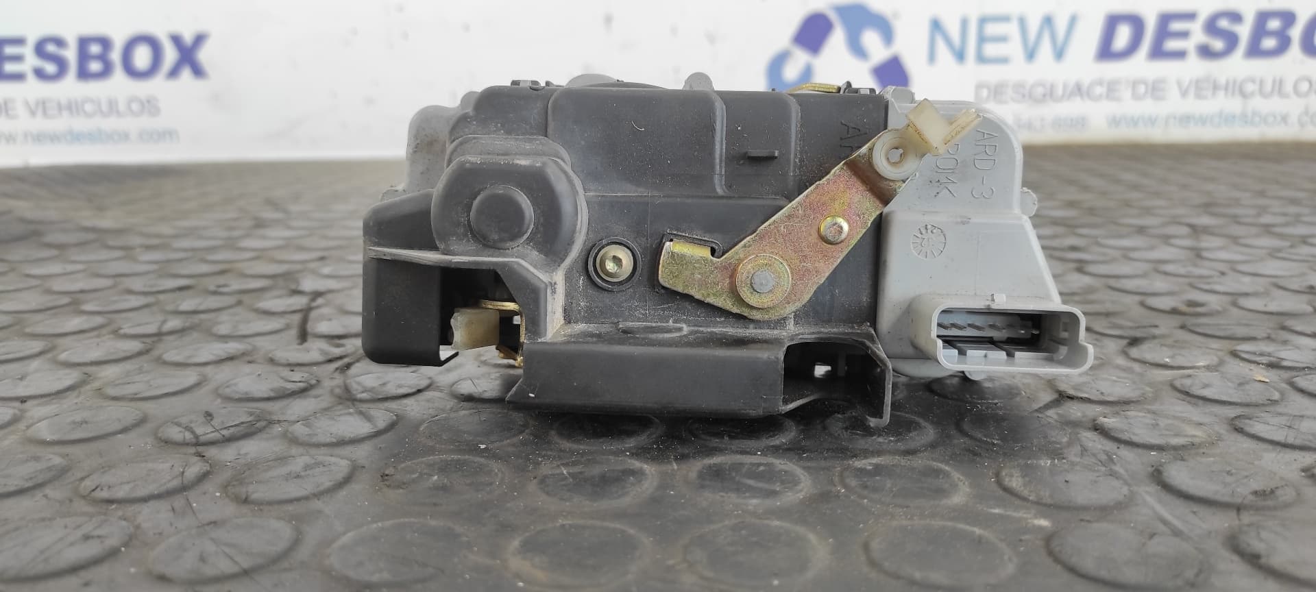 Recambio de CERRADURA PUERTA TRASERA DERECHA para CITROEN C5 BERLINA RLZEW10D referencia OEM IAM - GRIS
