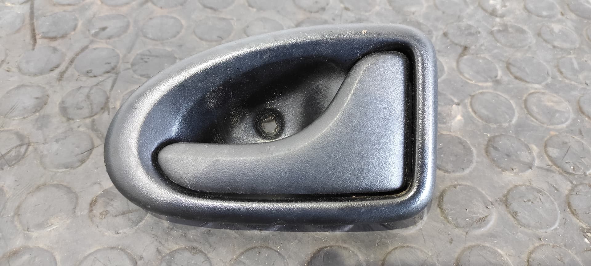 Recambio de MANETA INTERIOR DELANTERA DERECHA para DACIA LOGAN Ambiance K7M F7 referencia OEM IAM 7700830079 - BLANCO