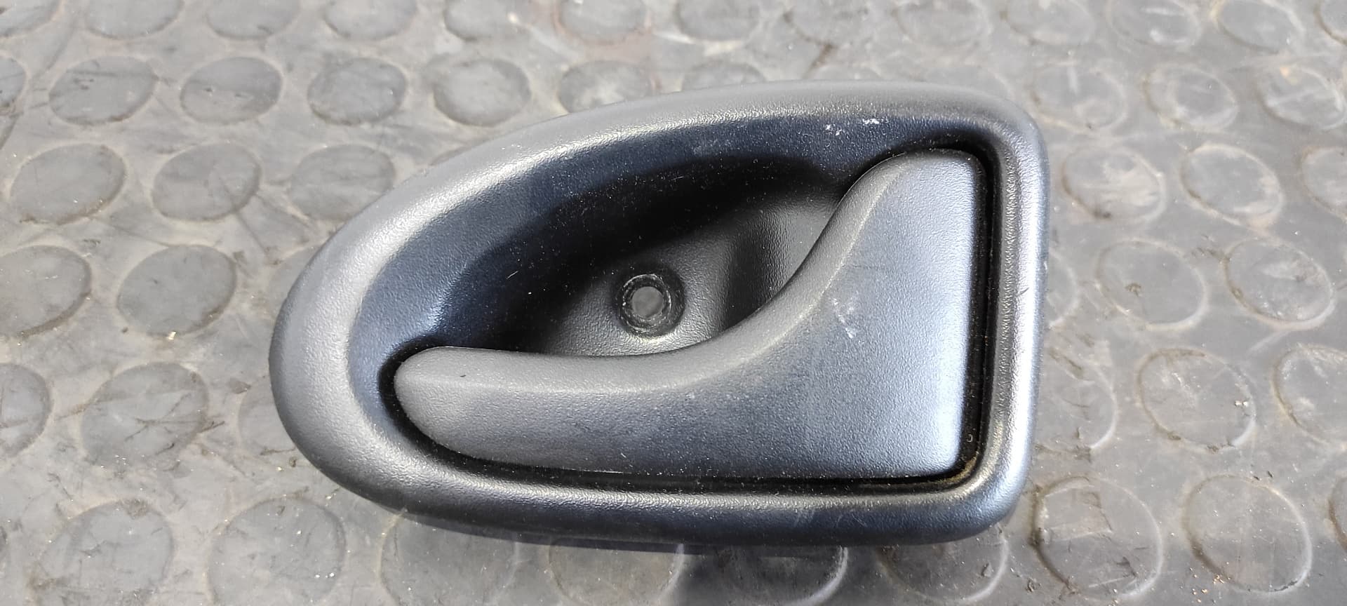 Recambio de MANETA INTERIOR TRASERA DERECHA para DACIA LOGAN Ambiance K7M F7 referencia OEM IAM 7700830079 - BLANCO