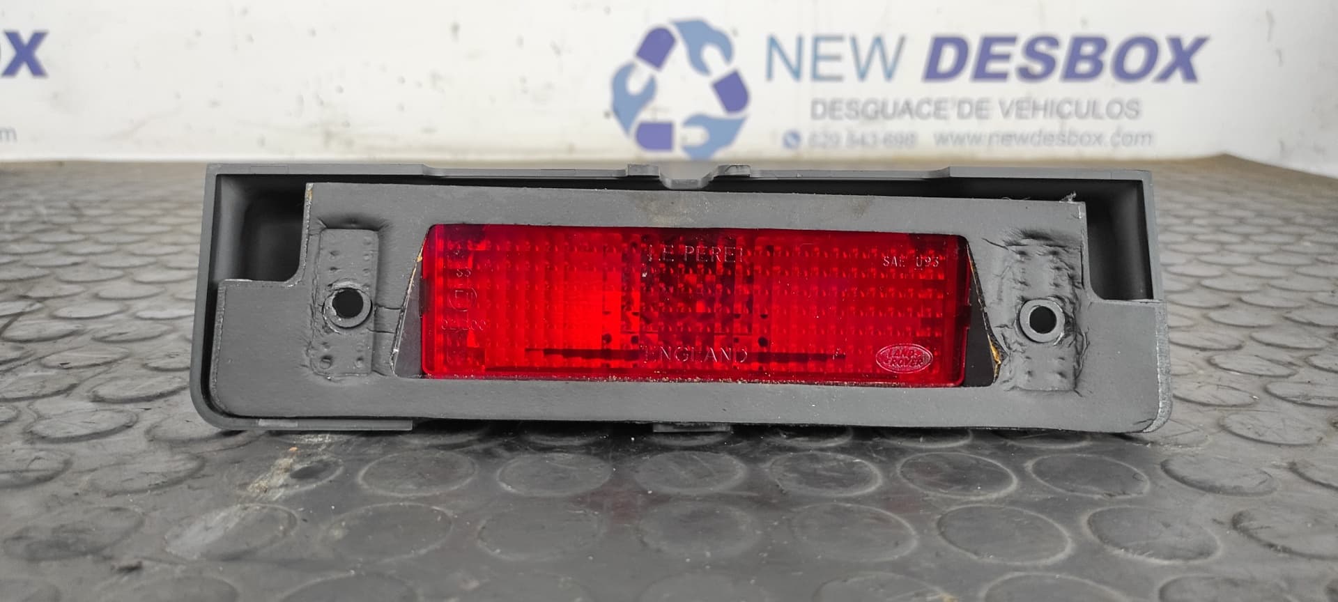 Recambio de LUZ CENTRAL DE FRENO para LAND ROVER DISCOVERY (LT) 15P referencia OEM IAM 021200 - PLATA