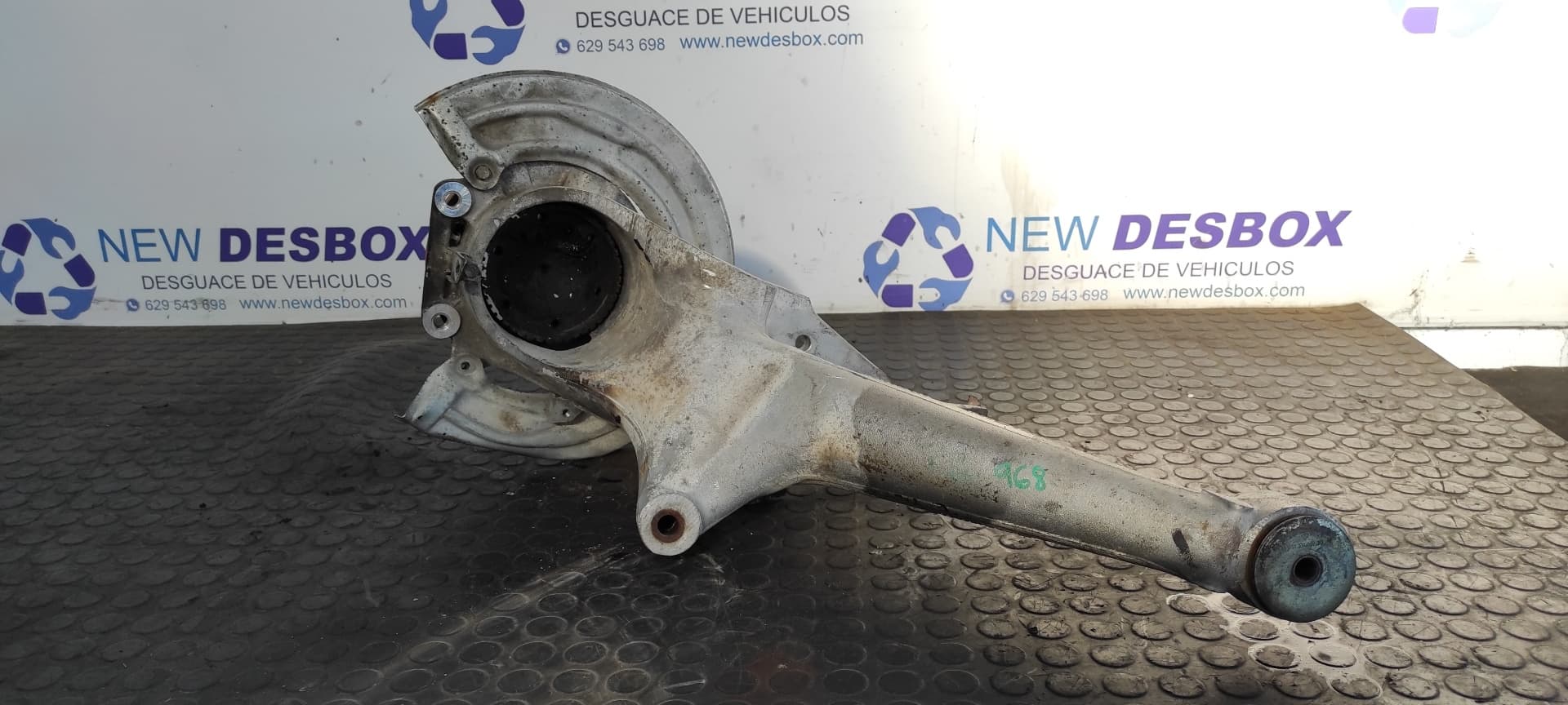 Recambio de MANGUETA TRASERA IZQUIERDA para PORSCHE 944 3.0 M4441 referencia OEM IAM